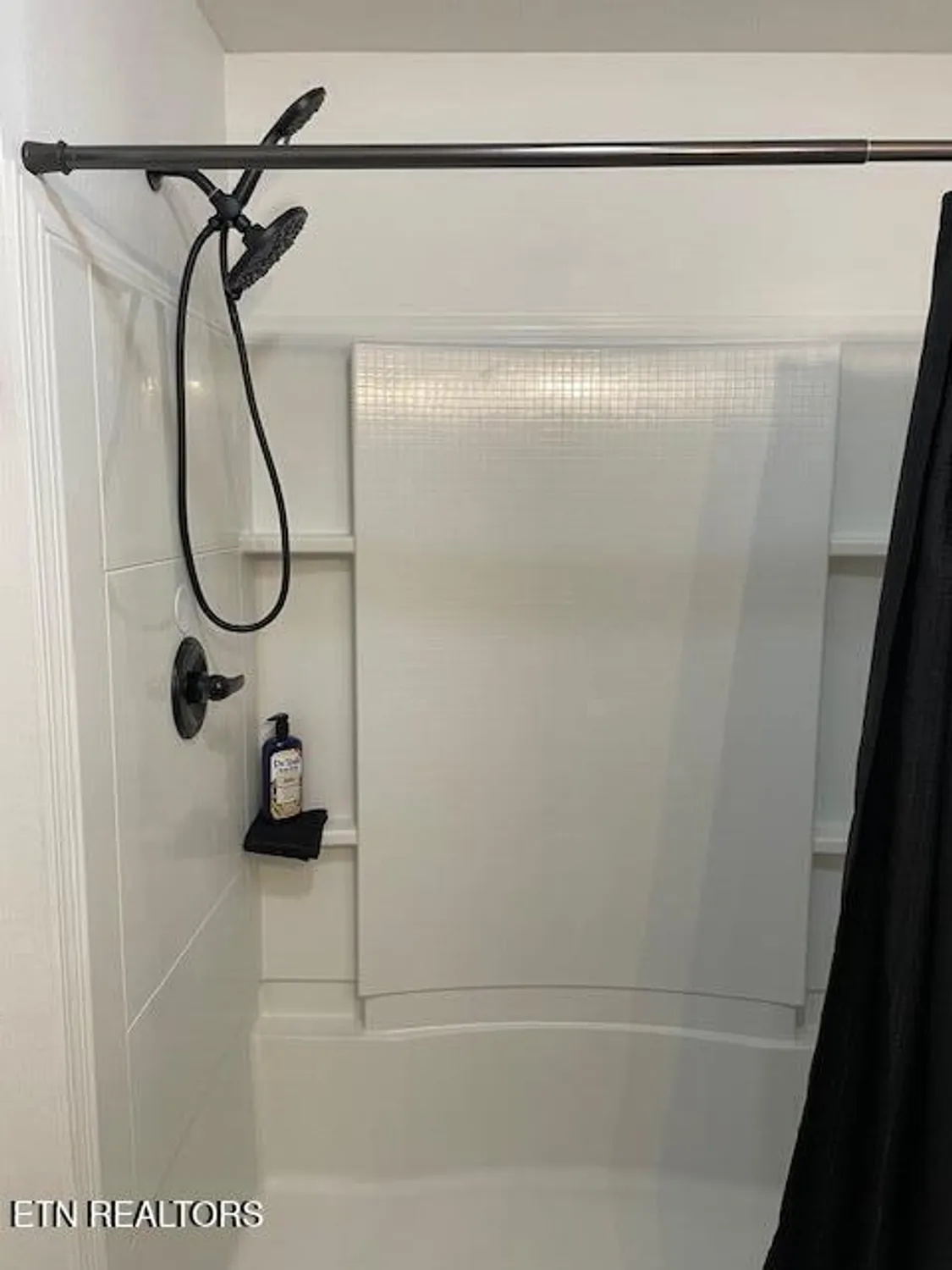 Property Slideshow image 23 of 50 | 113 anglewood dr, Crossville, TN, 38558