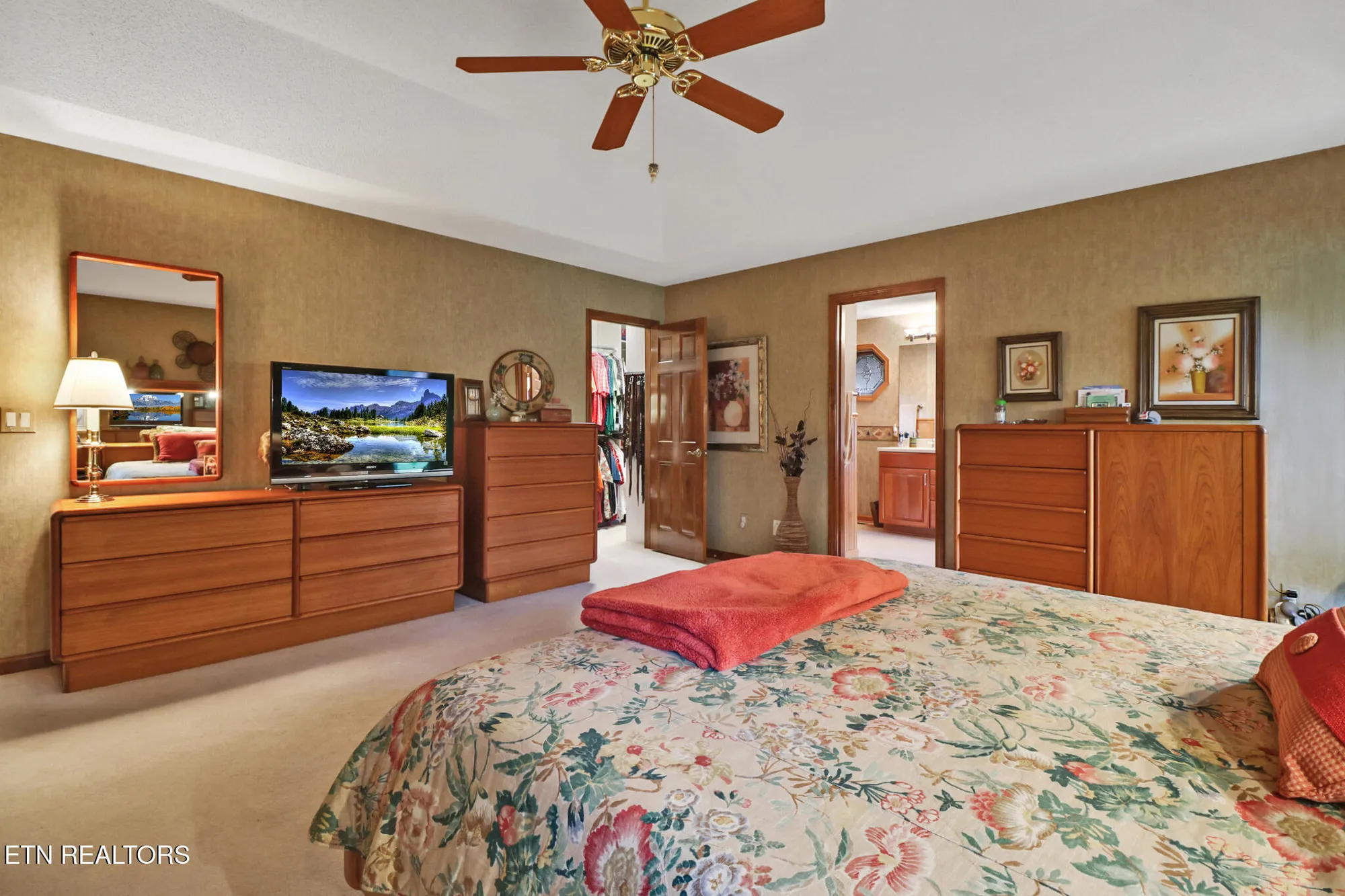 Property Slideshow image 14 of 53 | 17 forest hill ct, Crossville, TN, 38558