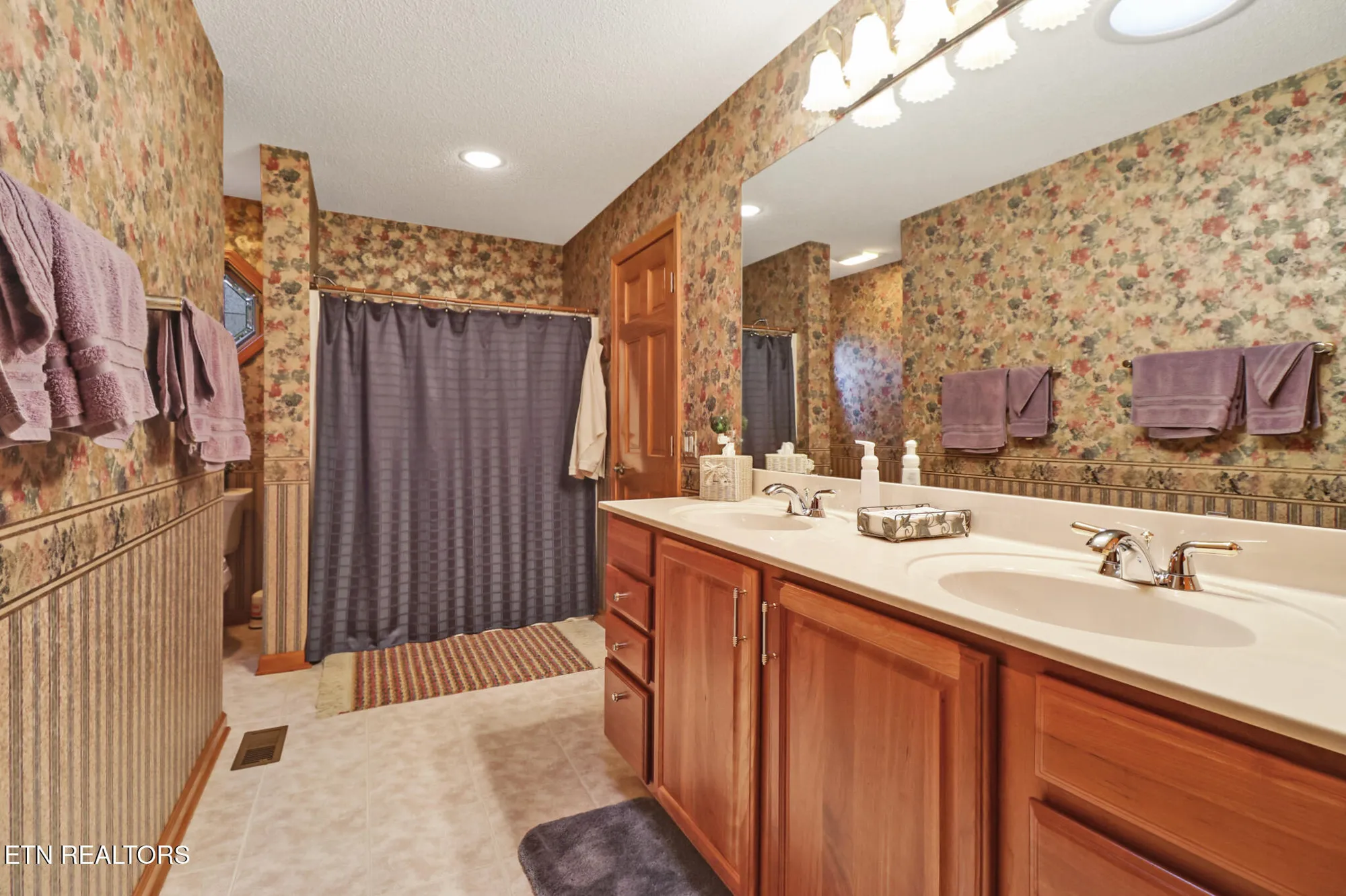 Property Slideshow image 20 of 53 | 17 forest hill ct, Crossville, TN, 38558