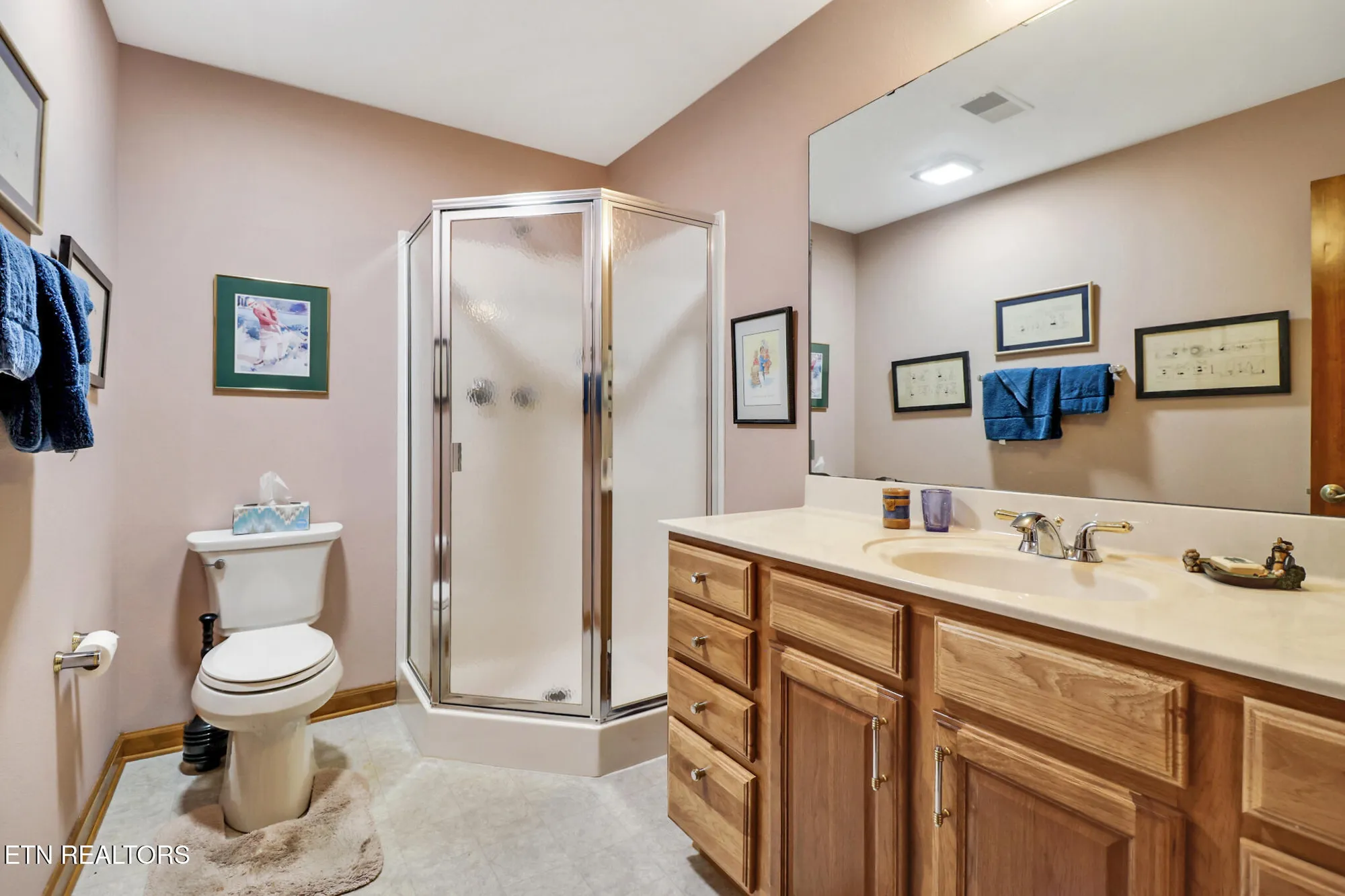 Property Slideshow image 32 of 53 | 17 forest hill ct, Crossville, TN, 38558