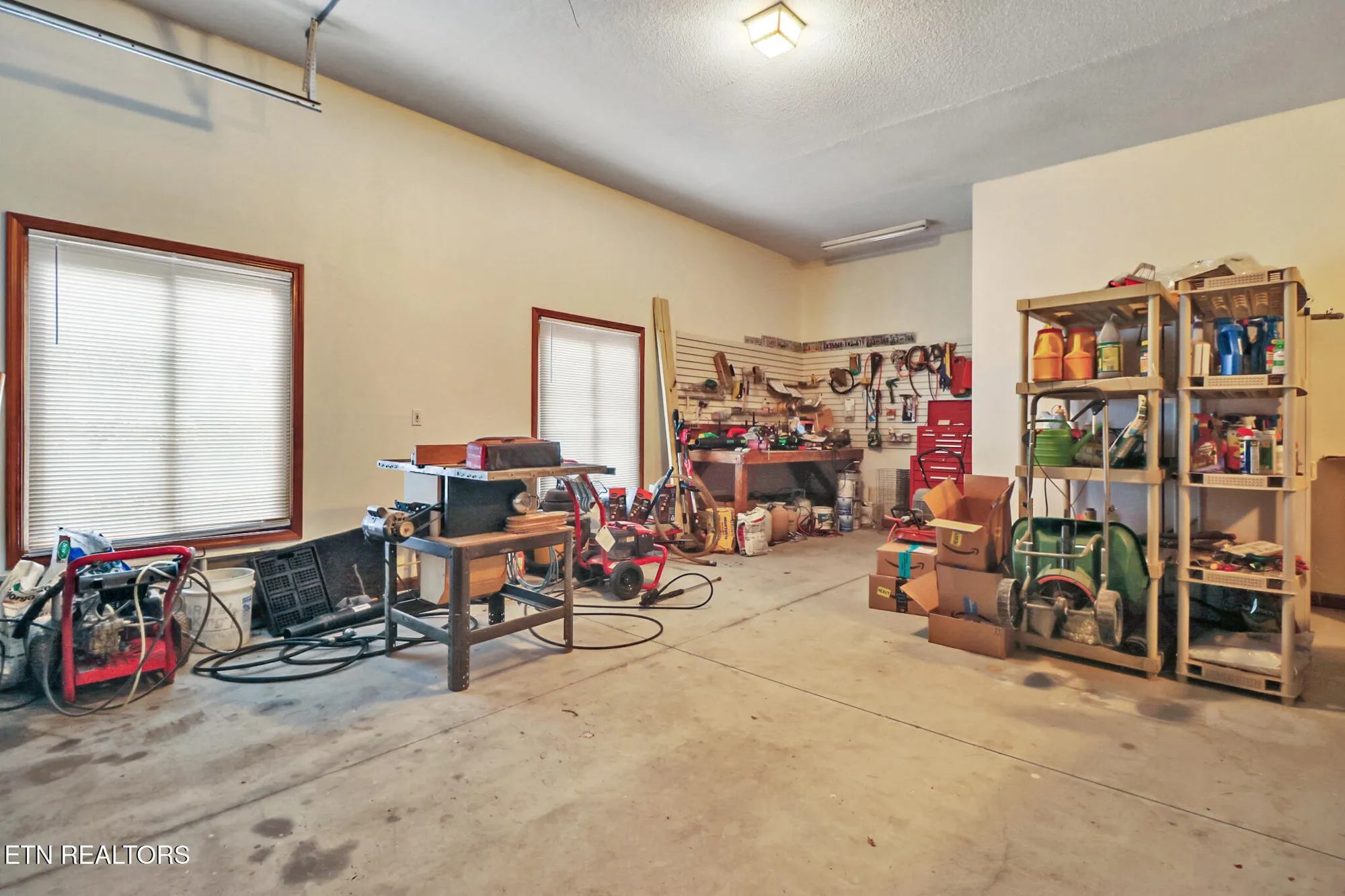 Property Slideshow image 40 of 53 | 17 forest hill ct, Crossville, TN, 38558