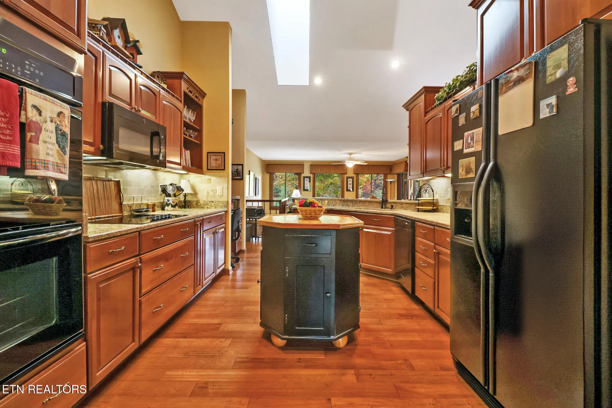 Property Slideshow image 9 of 53 | 17 forest hill ct, Crossville, TN, 38558