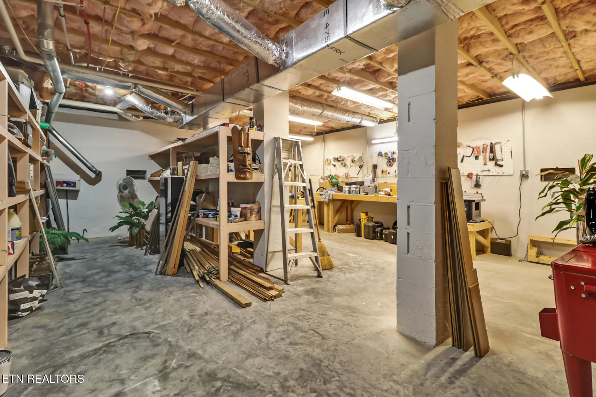 Property Slideshow image 35 of 53 | 17 forest hill ct, Crossville, TN, 38558