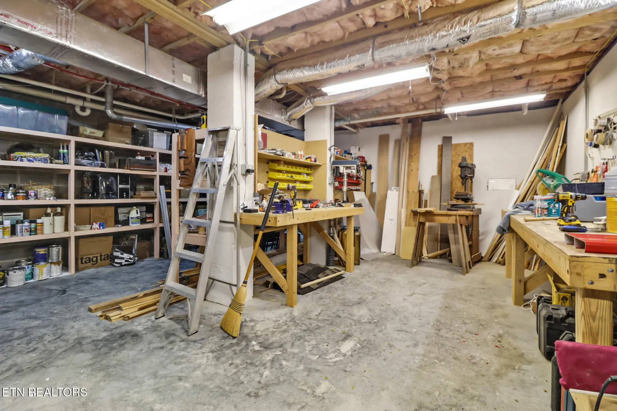 Property Slideshow image 36 of 53 | 17 forest hill ct, Crossville, TN, 38558