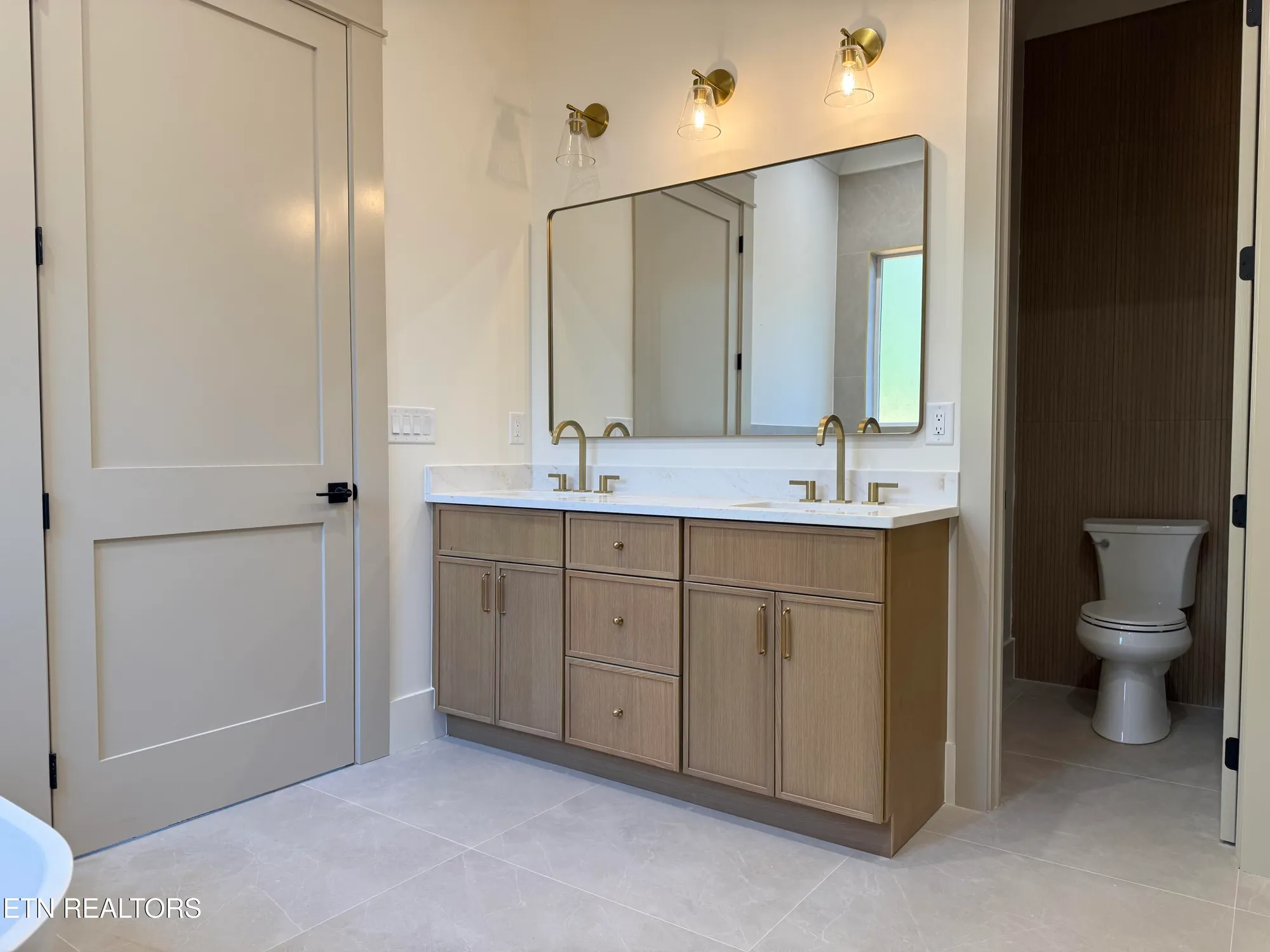 Property Slideshow image 8 of 11 | 120 chuniloti way, Loudon, TN, 37774