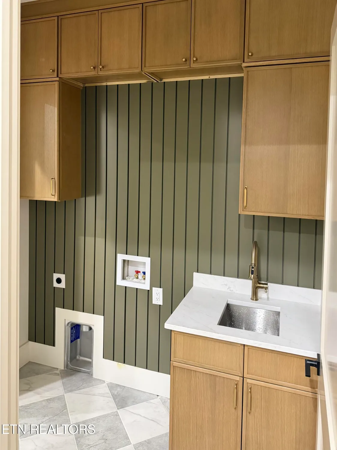 Property Slideshow image 11 of 11 | 120 chuniloti way, Loudon, TN, 37774