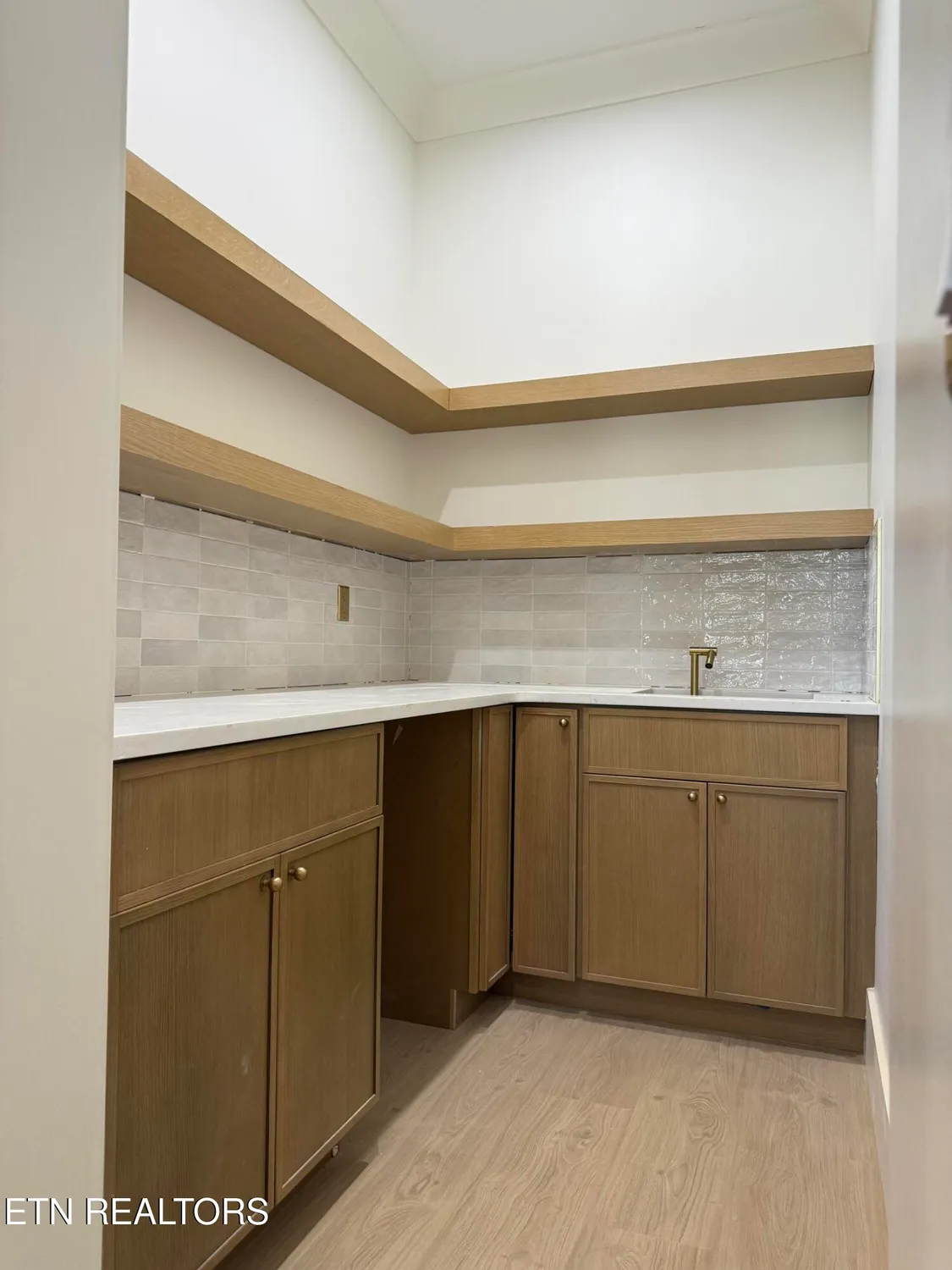 Property Slideshow image 6 of 11 | 120 chuniloti way, Loudon, TN, 37774