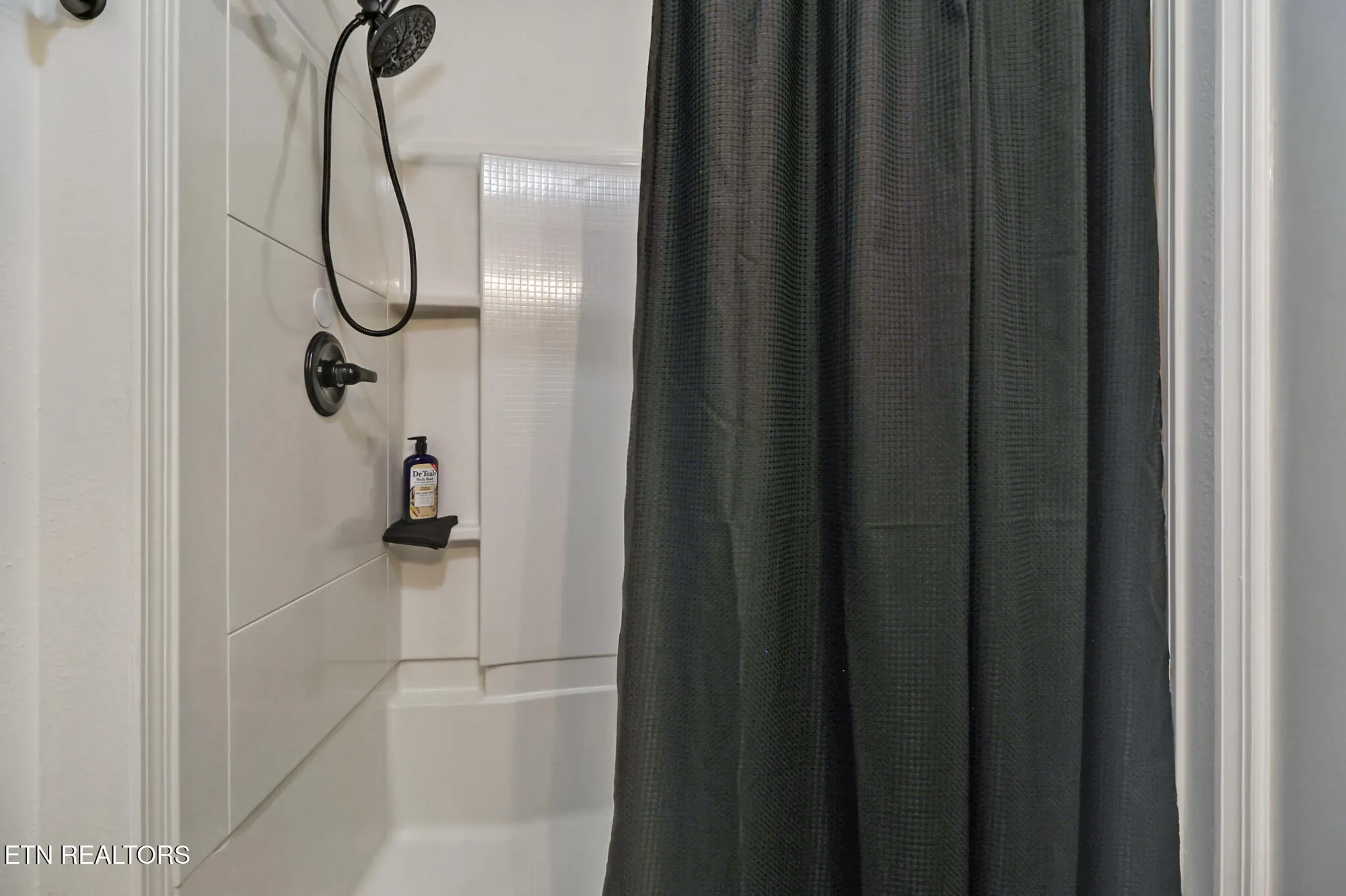 Property Slideshow image 22 of 50 | 113 anglewood dr, Crossville, TN, 38558