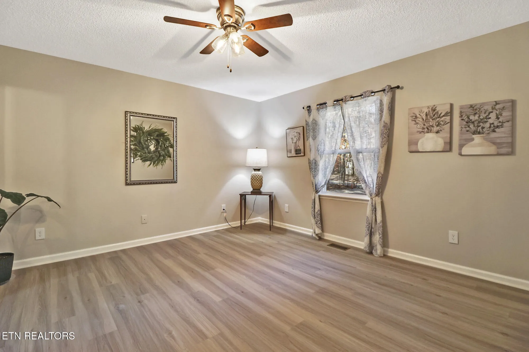 Property Slideshow image 35 of 50 | 113 anglewood dr, Crossville, TN, 38558