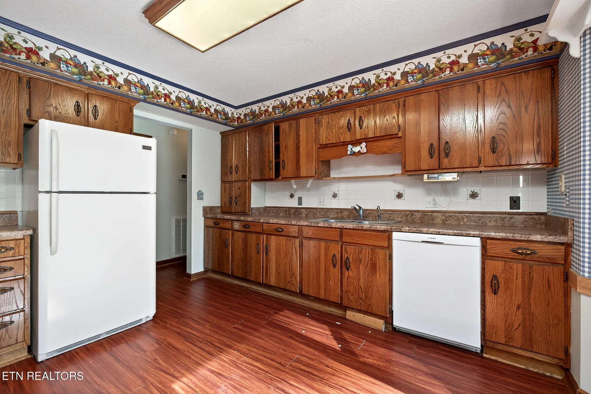 Property Slideshow image 12 of 35 | 112 shore ln, Crossville, TN, 38558