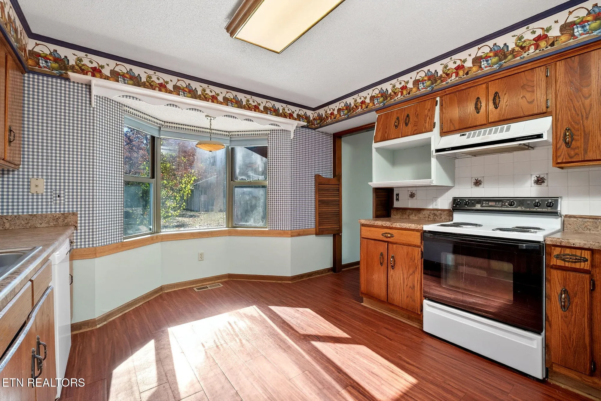 Property Slideshow image 11 of 35 | 112 shore ln, Crossville, TN, 38558