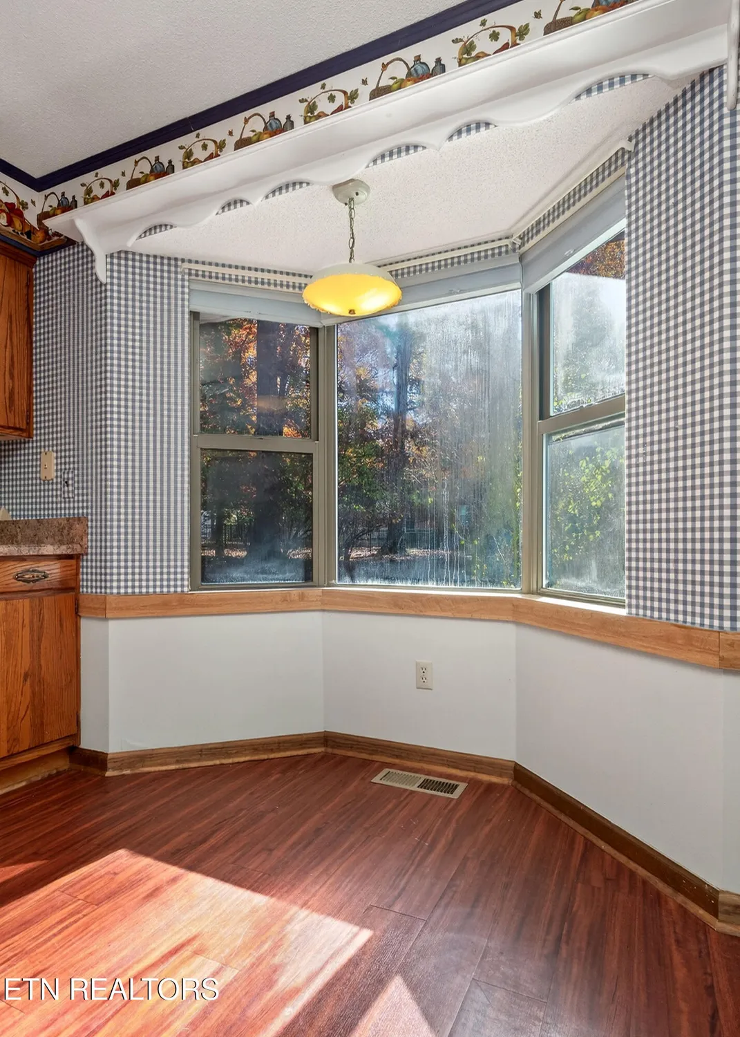 Property Slideshow image 13 of 35 | 112 shore ln, Crossville, TN, 38558