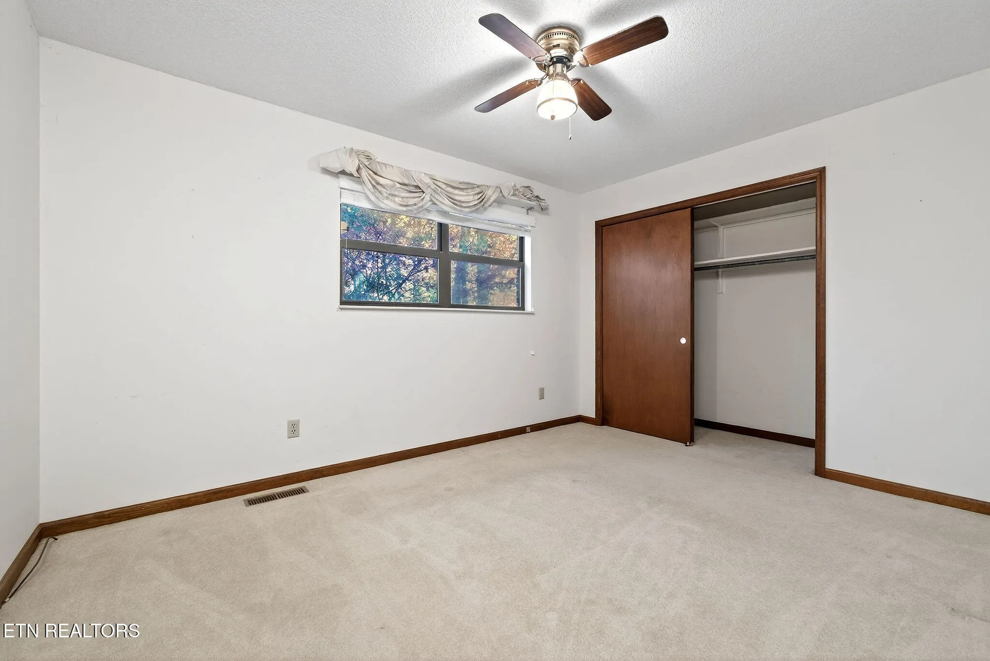 Property Slideshow image 22 of 35 | 112 shore ln, Crossville, TN, 38558