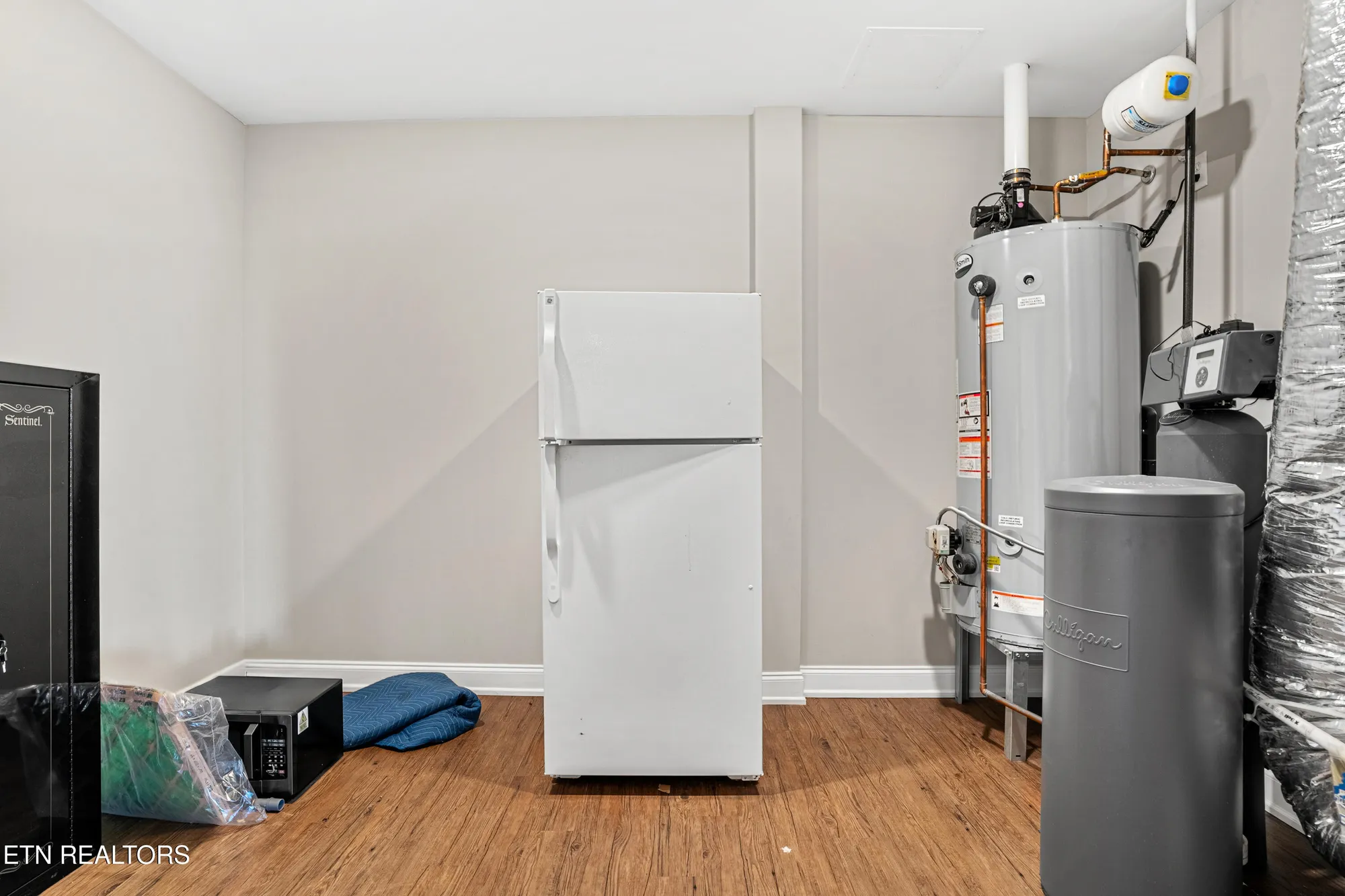 Property Slideshow image 39 of 60 | 275 hummingbird dr, Vonore, TN, 37885