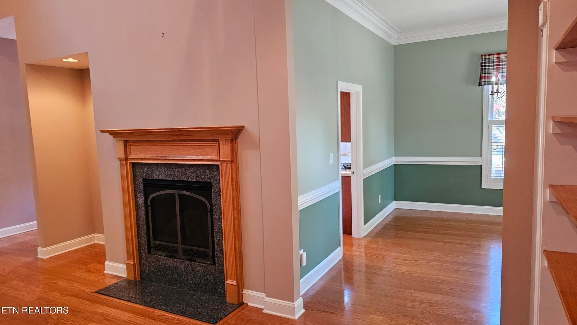 Property Slideshow image 12 of 43 | 302 oostanali cir, Loudon, TN, 37774