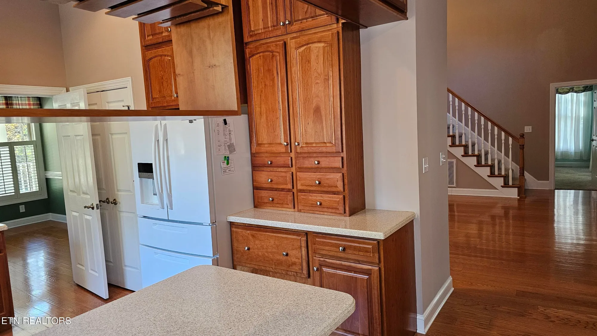 Property Slideshow image 17 of 43 | 302 oostanali cir, Loudon, TN, 37774