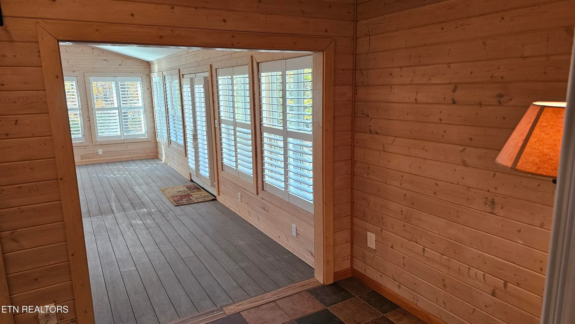 Property Slideshow image 23 of 43 | 302 oostanali cir, Loudon, TN, 37774