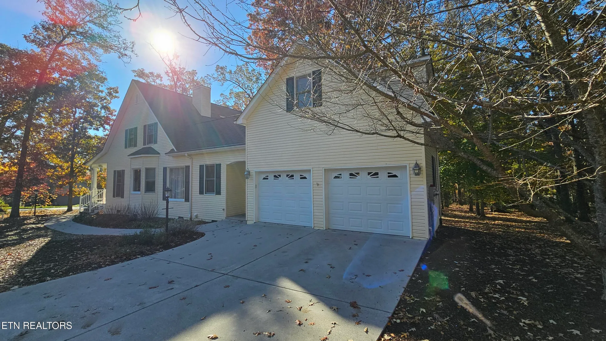 Property Slideshow image 4 of 43 | 302 oostanali cir, Loudon, TN, 37774