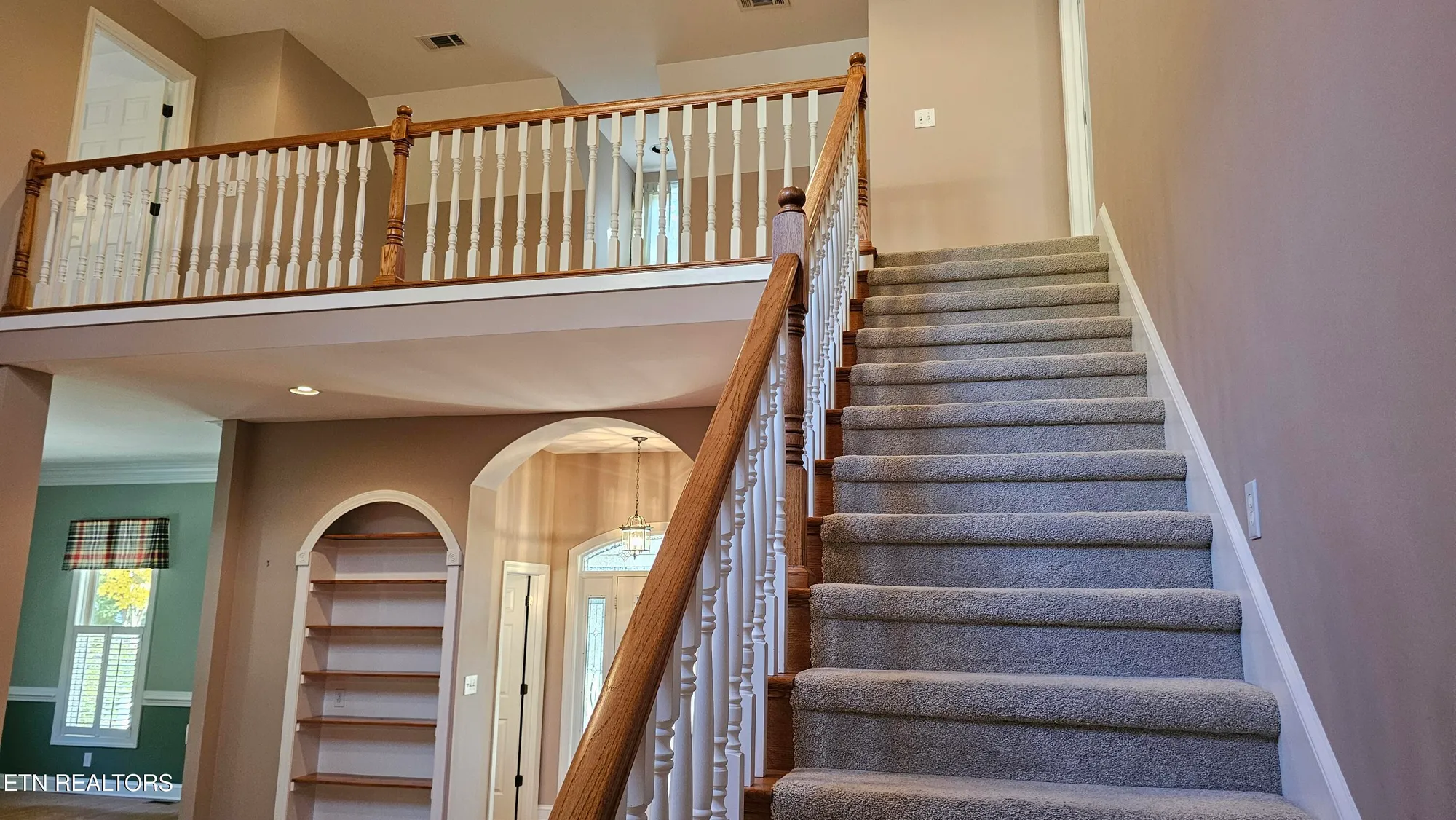 Property Slideshow image 32 of 43 | 302 oostanali cir, Loudon, TN, 37774