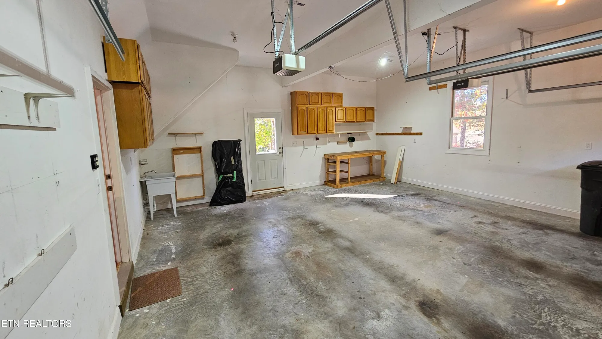 Property Slideshow image 43 of 43 | 302 oostanali cir, Loudon, TN, 37774