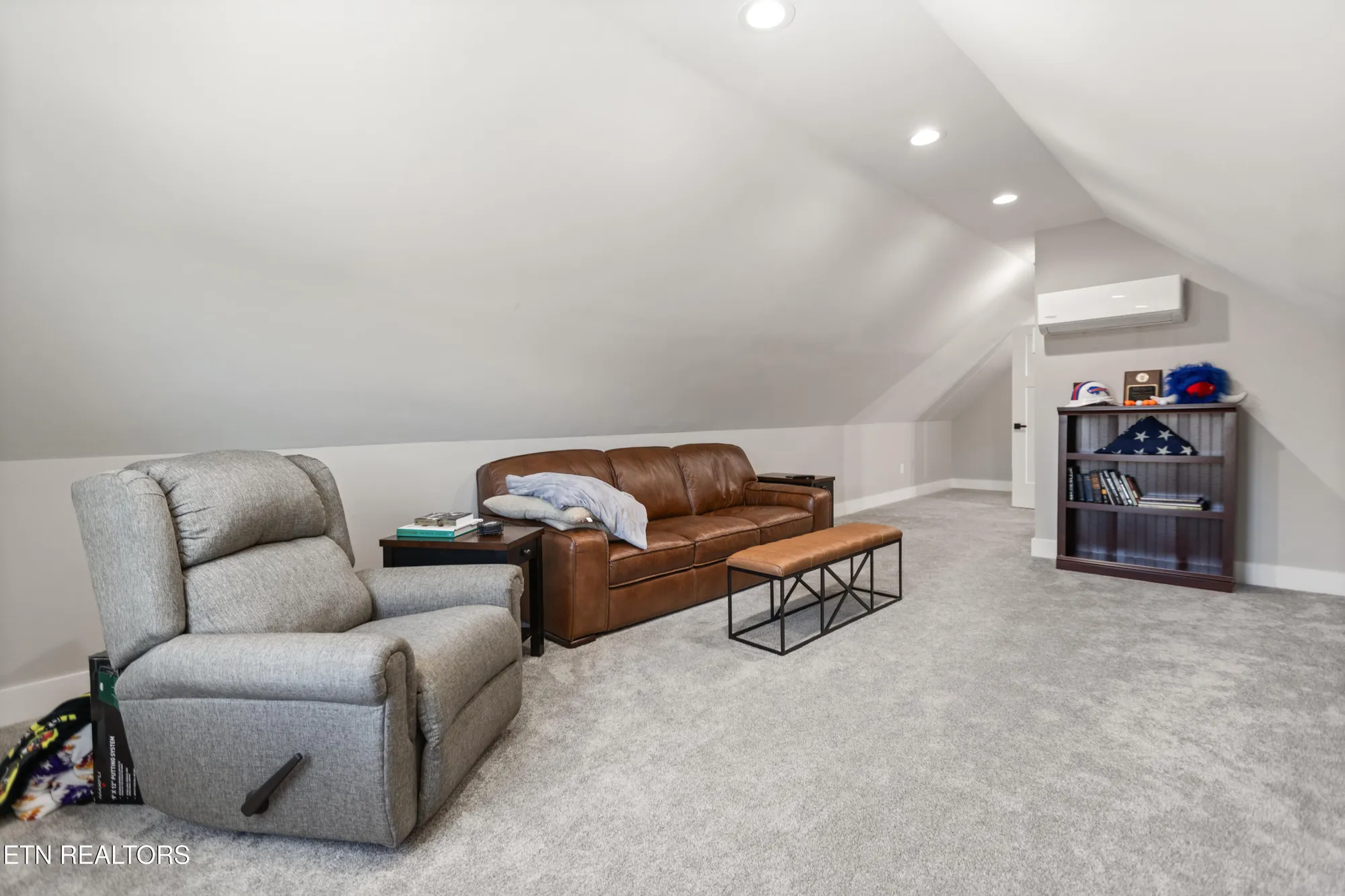 Property Slideshow image 24 of 37 | 141 daleyuhski way, Loudon, TN, 37774