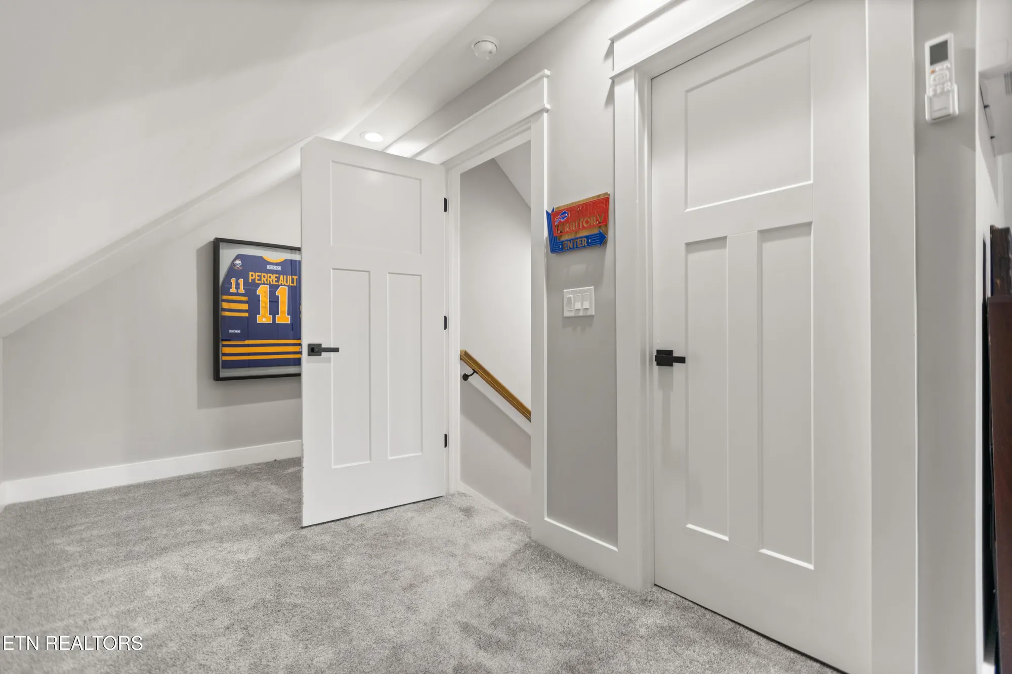 Property Slideshow image 29 of 37 | 141 daleyuhski way, Loudon, TN, 37774