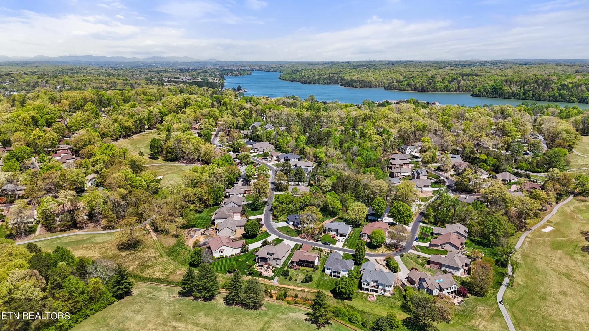 Property Slideshow image 6 of 37 | 141 daleyuhski way, Loudon, TN, 37774