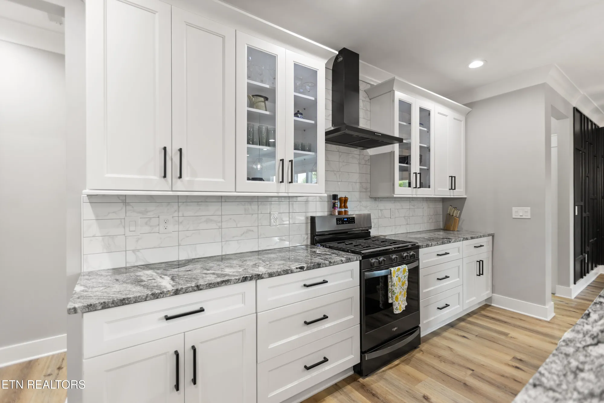 Property Slideshow image 14 of 37 | 141 daleyuhski way, Loudon, TN, 37774