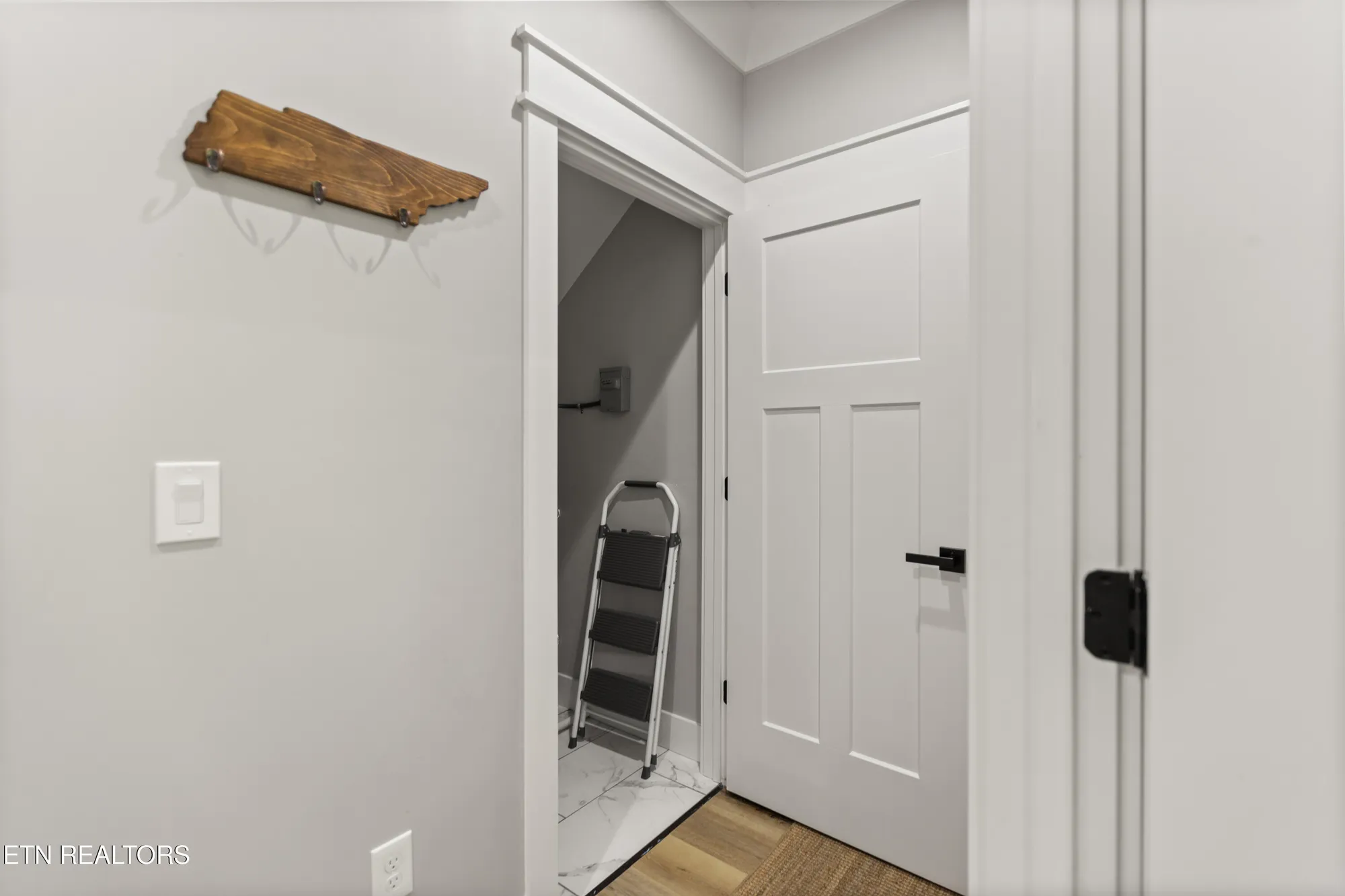 Property Slideshow image 30 of 37 | 141 daleyuhski way, Loudon, TN, 37774