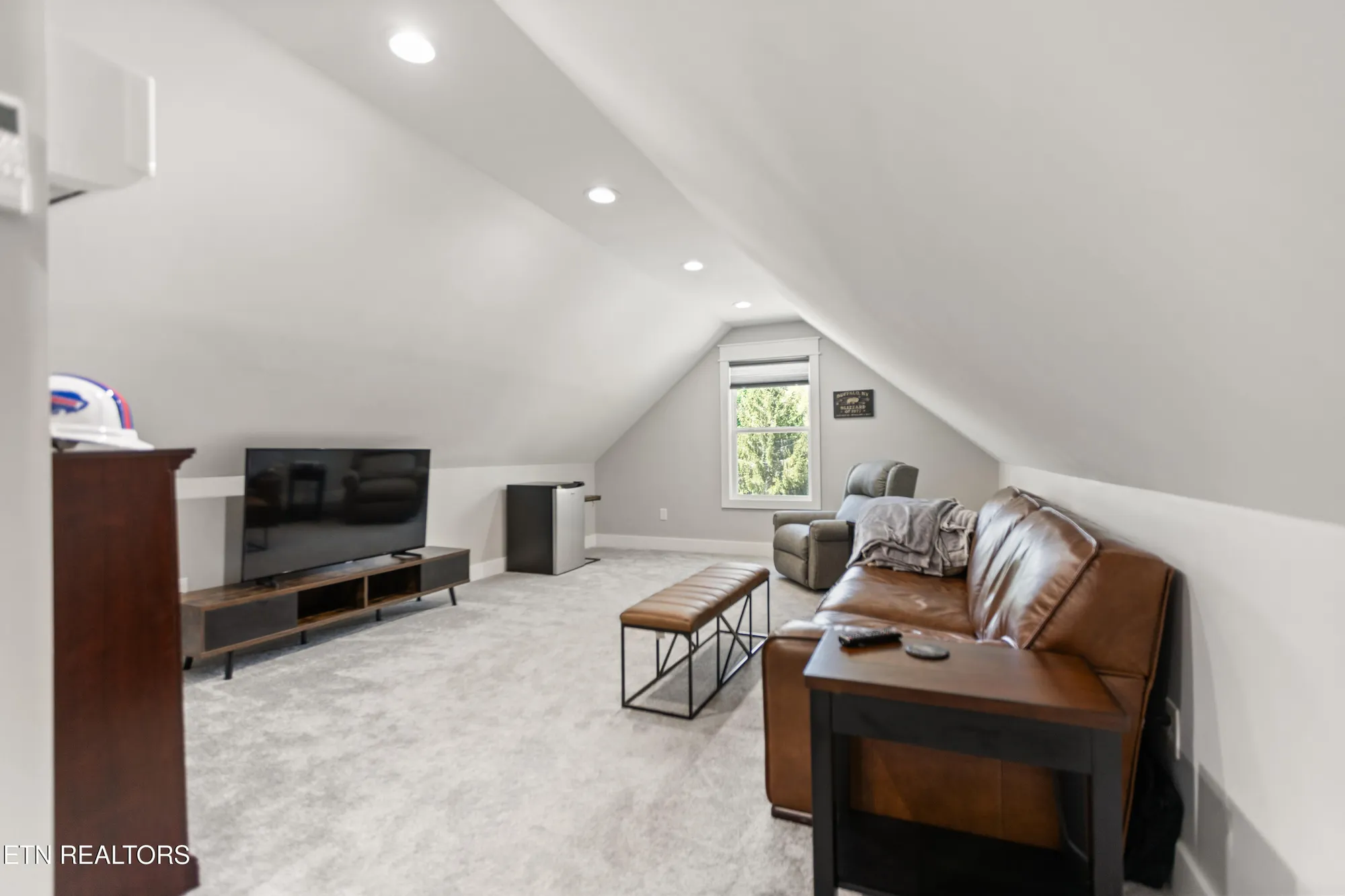 Property Slideshow image 32 of 37 | 141 daleyuhski way, Loudon, TN, 37774