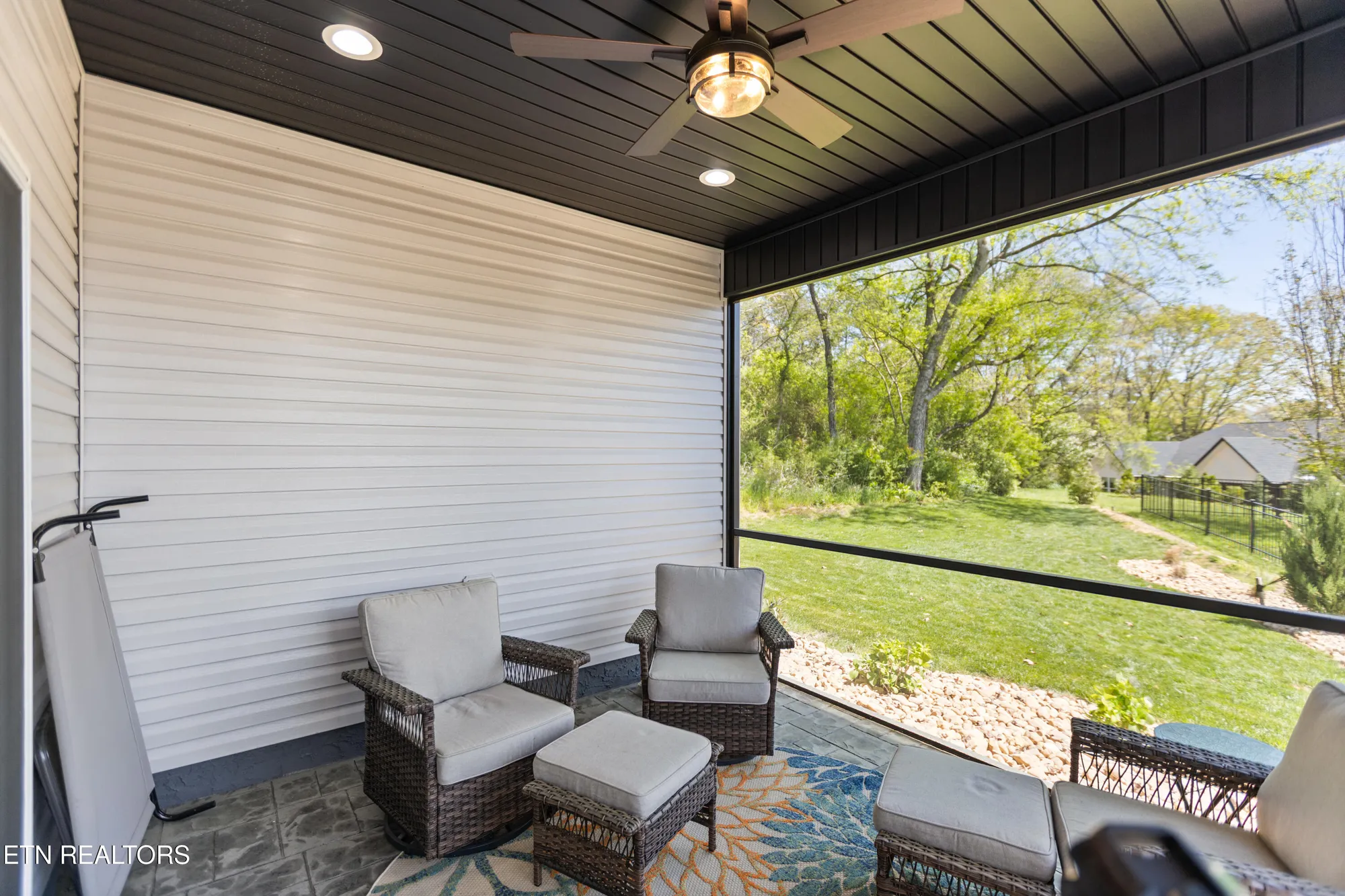 Property Slideshow image 34 of 37 | 141 daleyuhski way, Loudon, TN, 37774