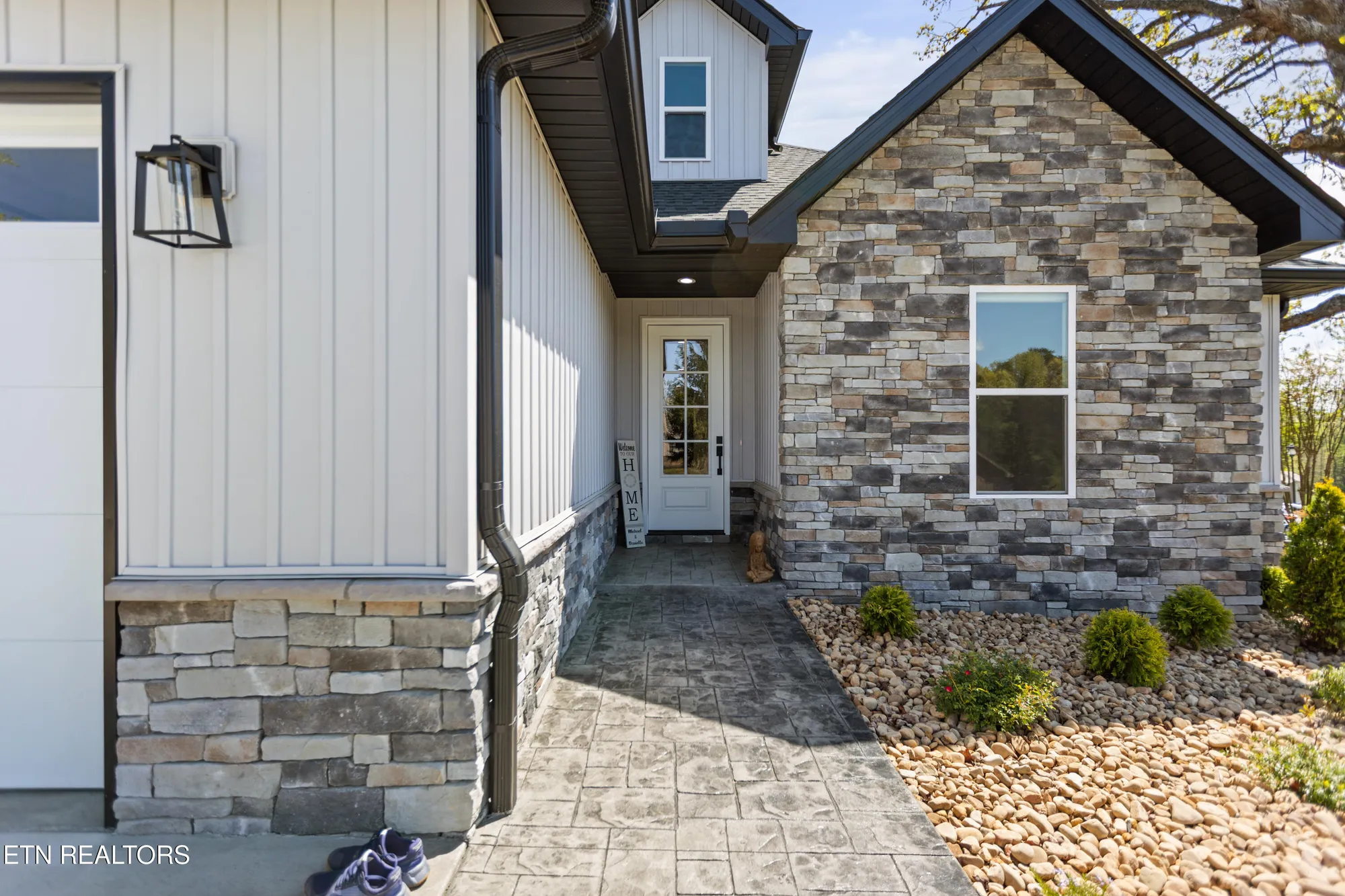 Property Slideshow image 5 of 37 | 141 daleyuhski way, Loudon, TN, 37774