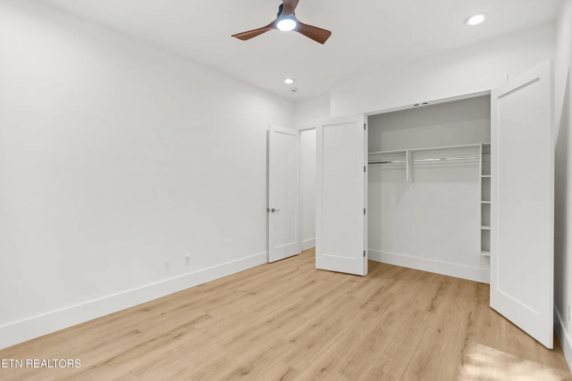 Property Slideshow image 36 of 60 | 176 saligugi way, Loudon, TN, 37774