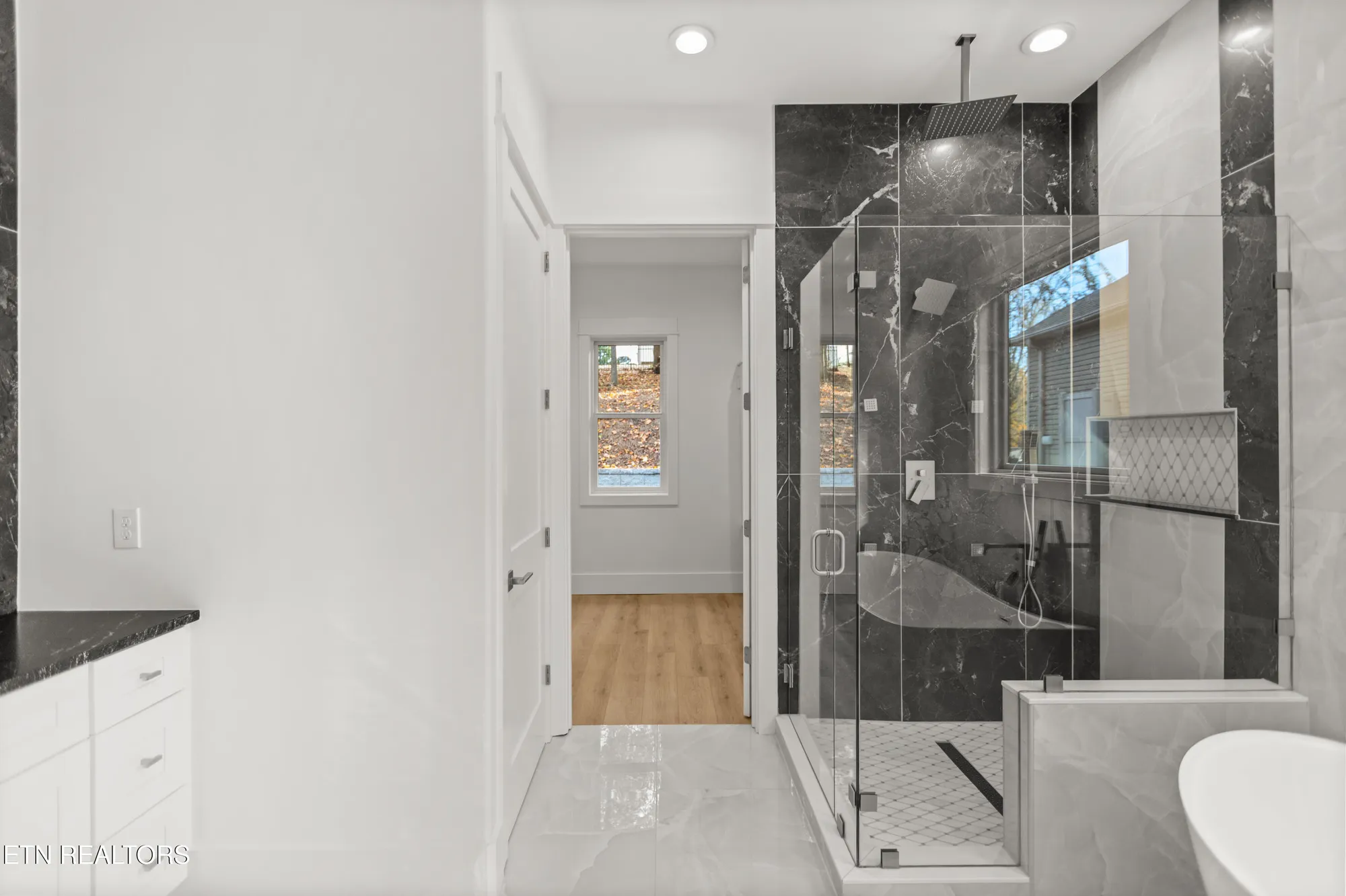 Property Slideshow image 28 of 60 | 176 saligugi way, Loudon, TN, 37774