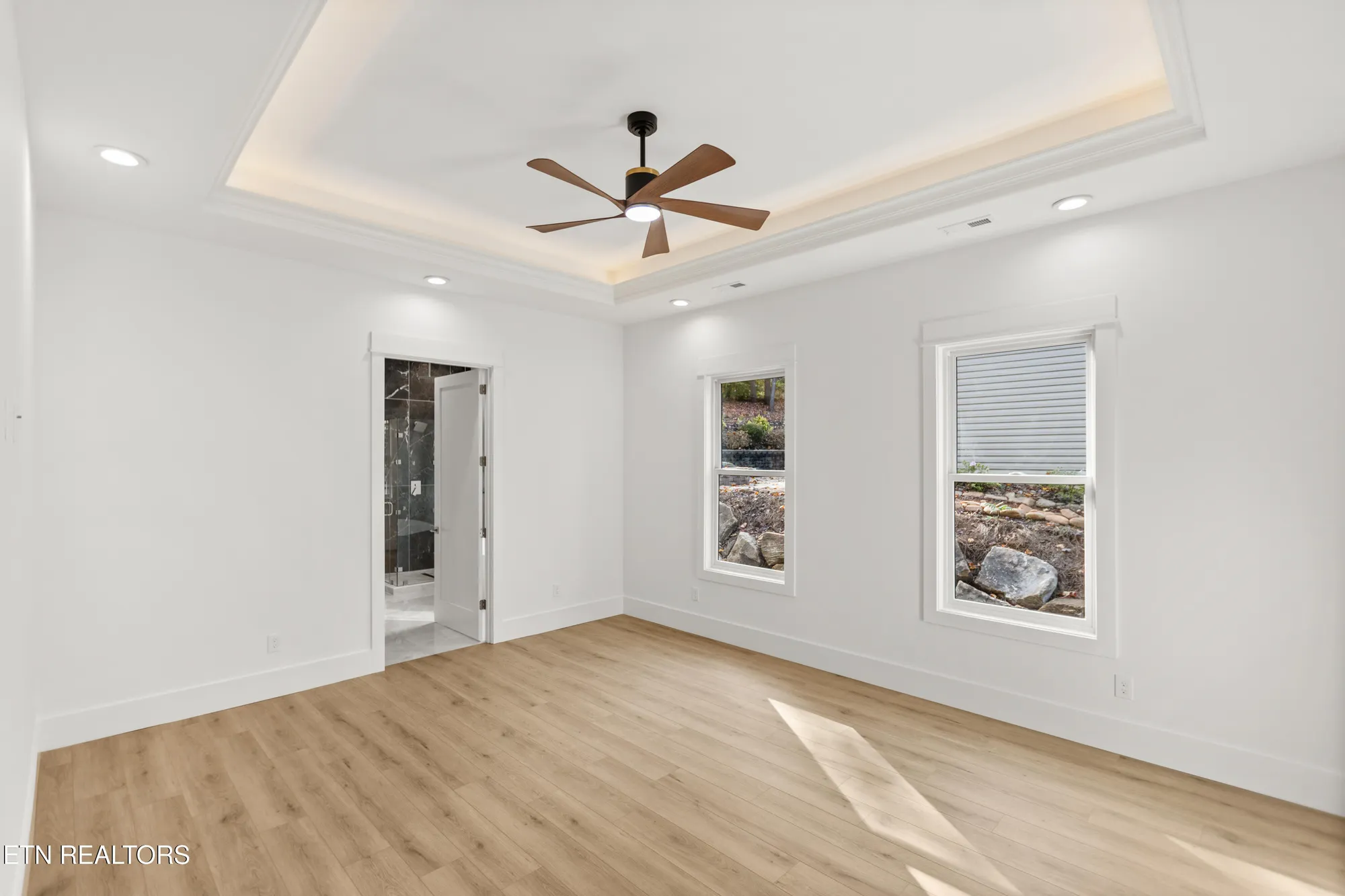 Property Slideshow image 26 of 60 | 176 saligugi way, Loudon, TN, 37774