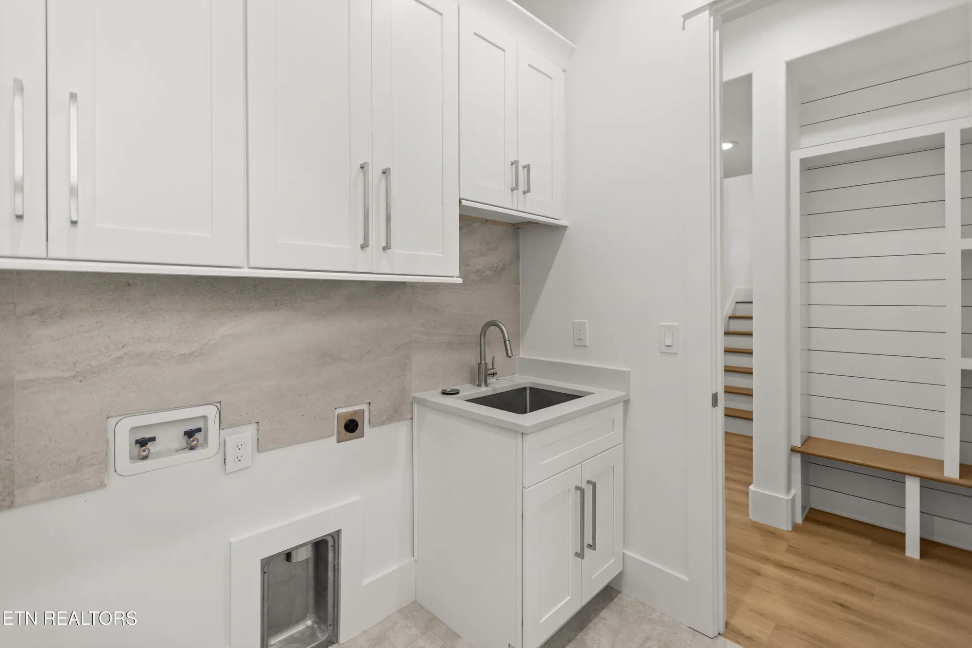 Property Slideshow image 34 of 60 | 176 saligugi way, Loudon, TN, 37774