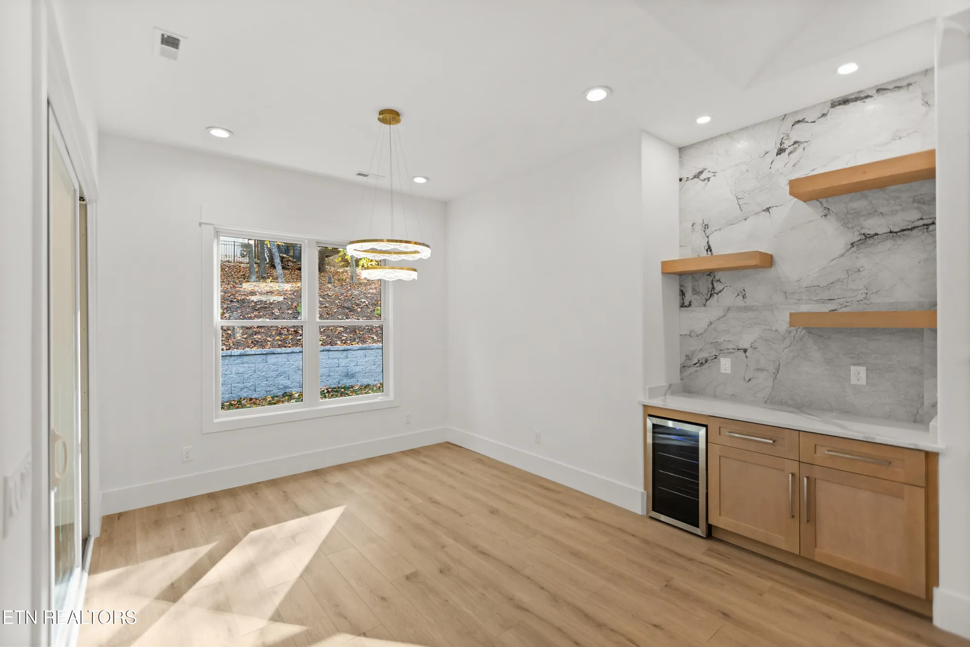 Property Slideshow image 39 of 60 | 176 saligugi way, Loudon, TN, 37774