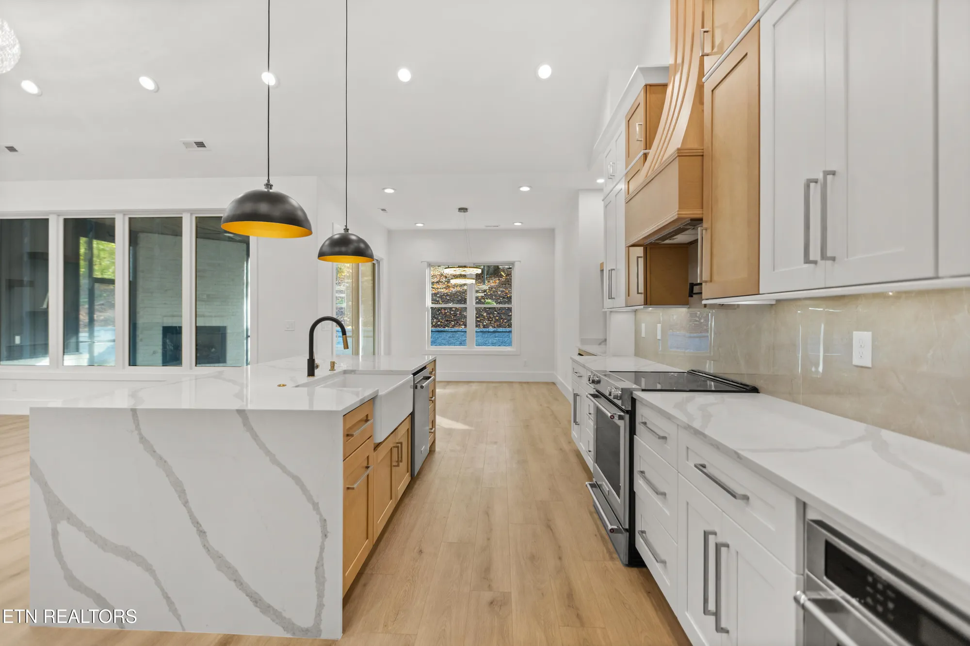 Property Slideshow image 16 of 60 | 176 saligugi way, Loudon, TN, 37774