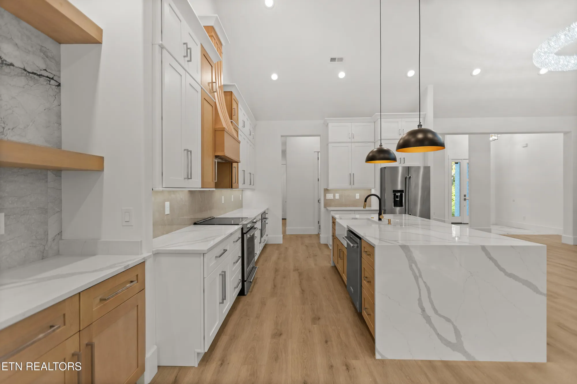 Property Slideshow image 15 of 60 | 176 saligugi way, Loudon, TN, 37774