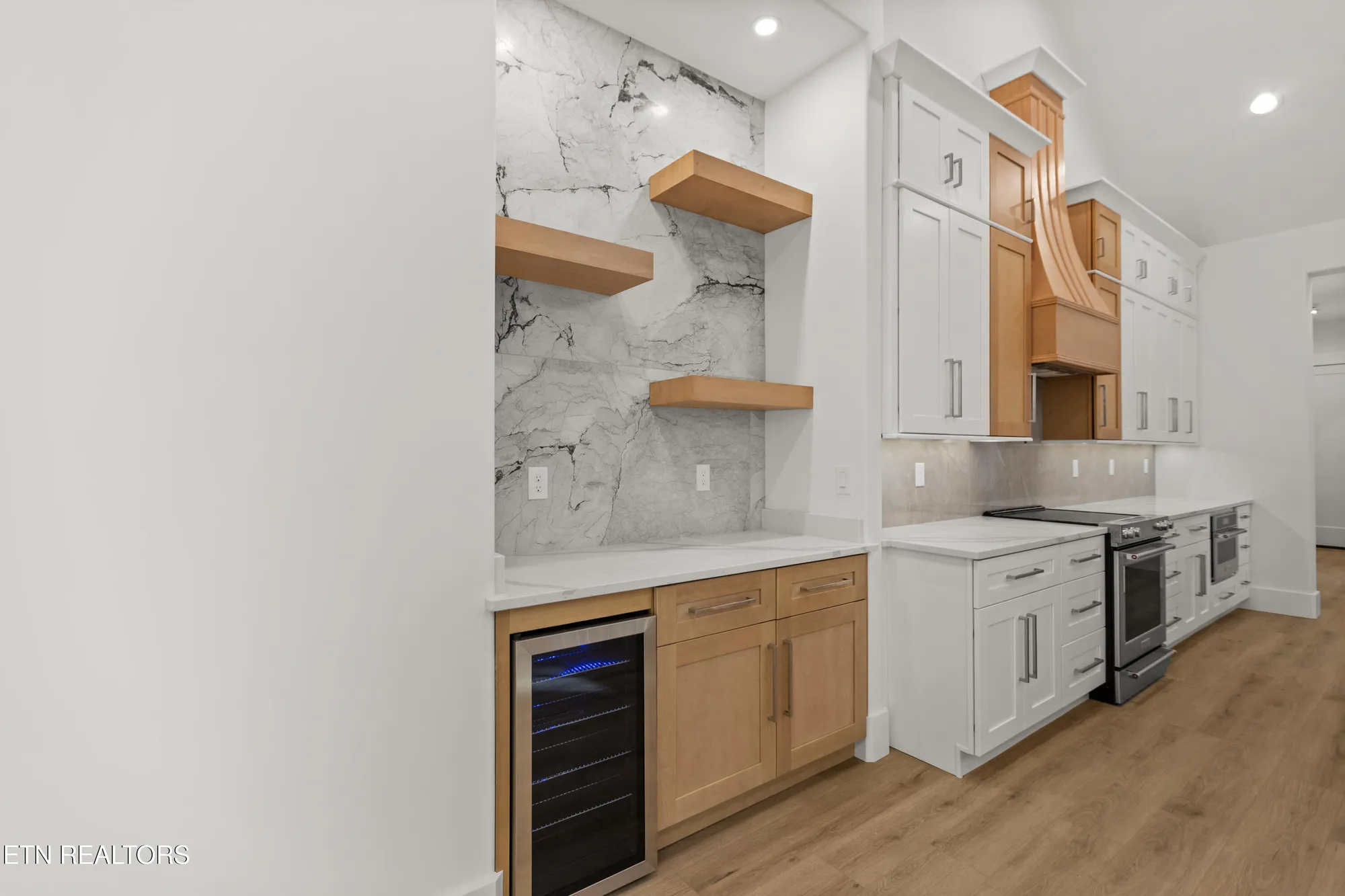 Property Slideshow image 20 of 60 | 176 saligugi way, Loudon, TN, 37774