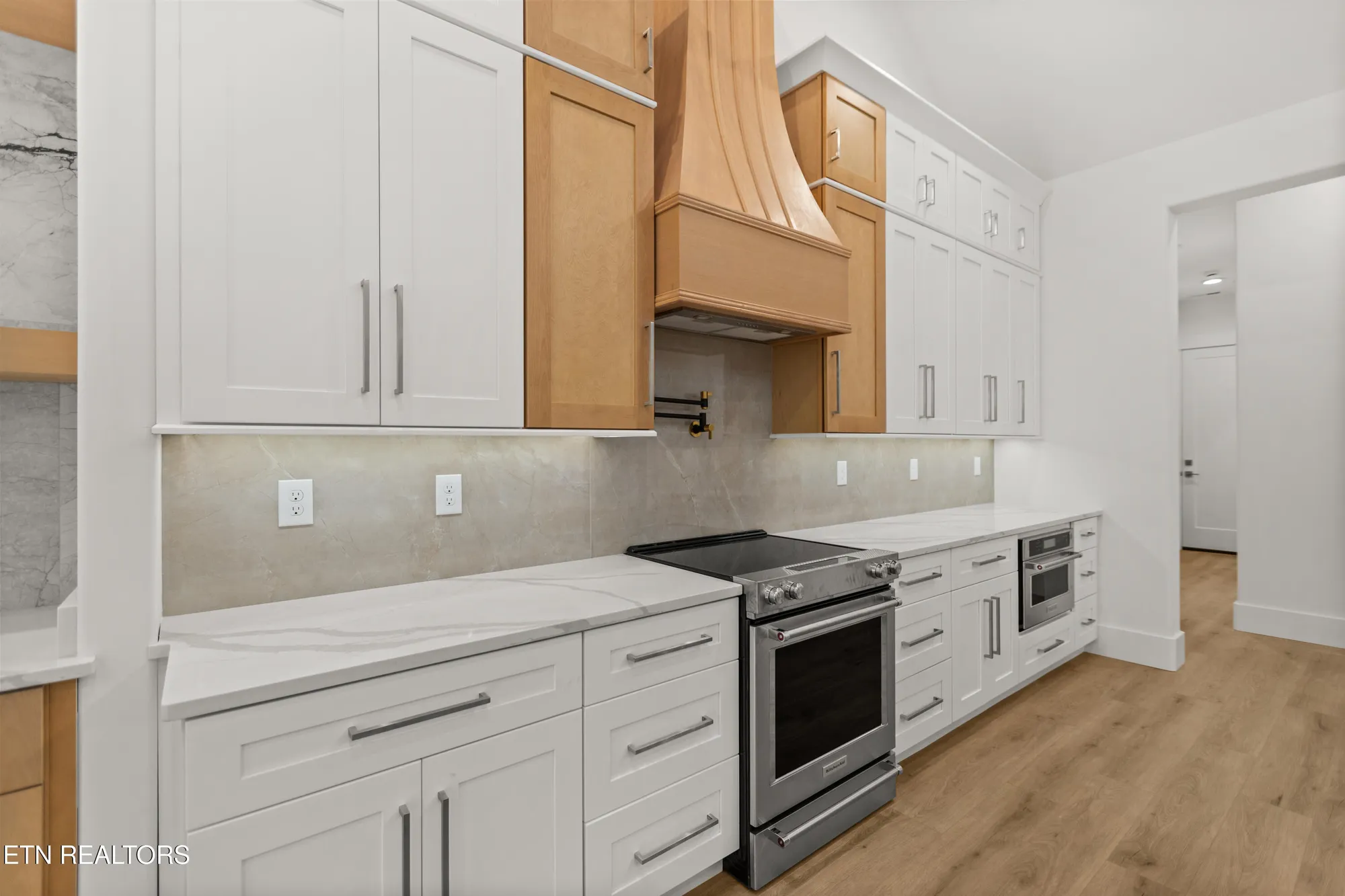 Property Slideshow image 14 of 60 | 176 saligugi way, Loudon, TN, 37774