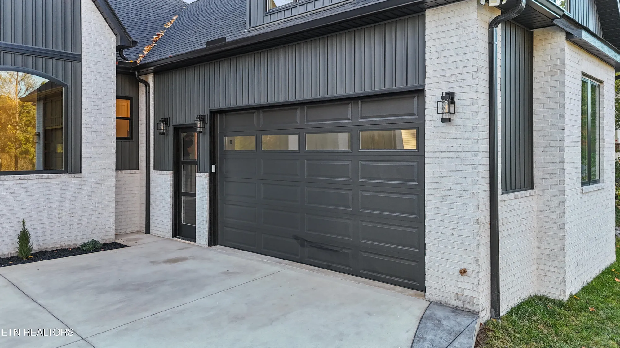 Property Slideshow image 5 of 60 | 176 saligugi way, Loudon, TN, 37774