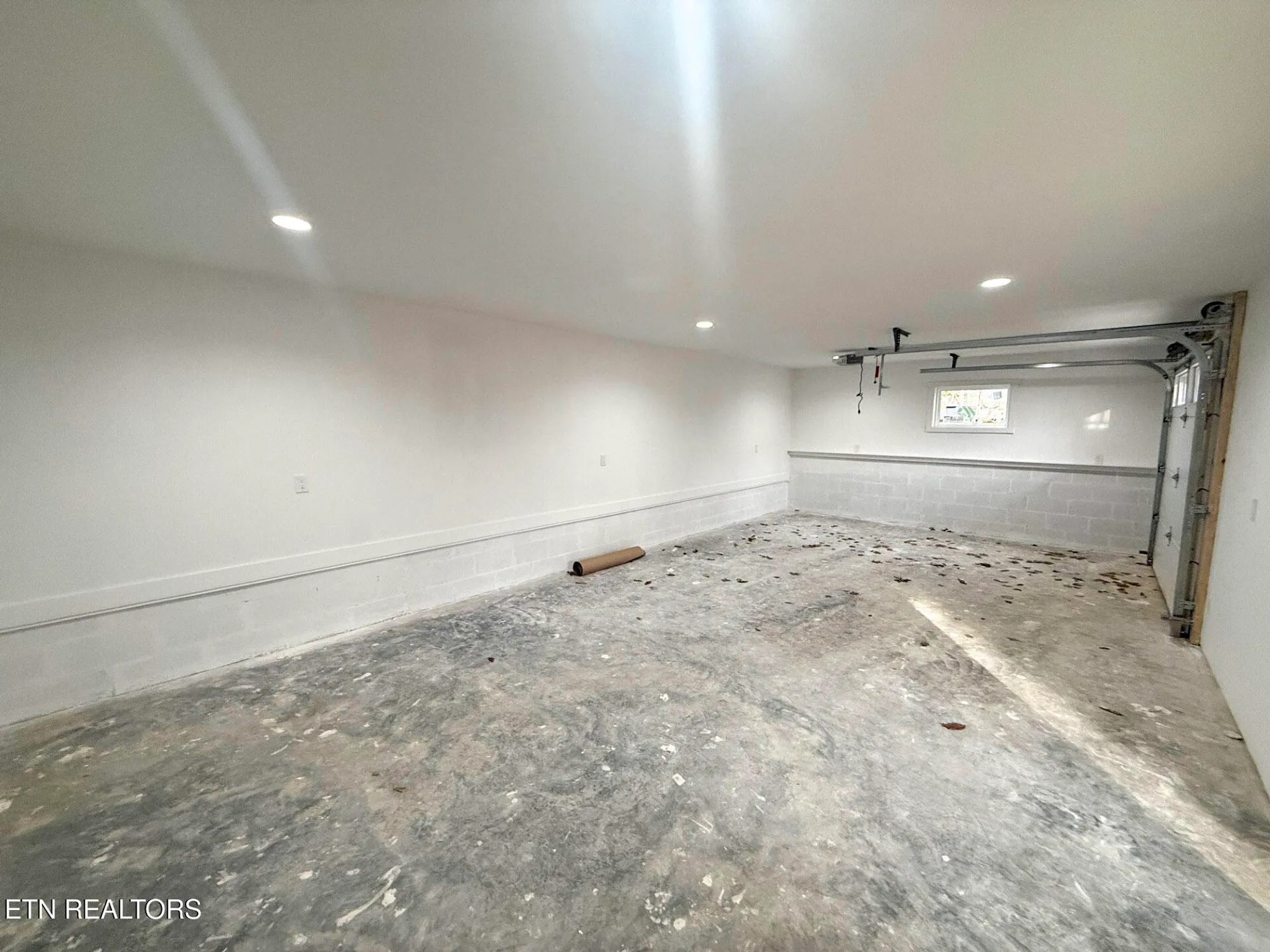 Property Slideshow image 19 of 22 | 605 westchester dr, Crossville, TN, 38558