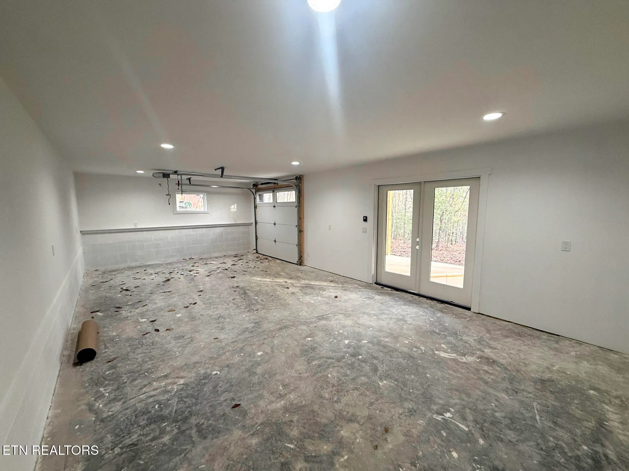 Property Slideshow image 20 of 22 | 605 westchester dr, Crossville, TN, 38558