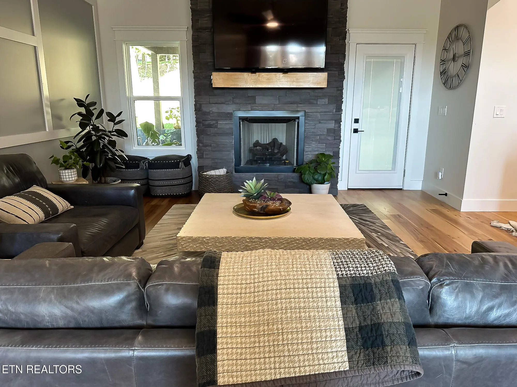 Property Slideshow image 17 of 42 | 316 ootsima ln, Loudon, TN, 37774