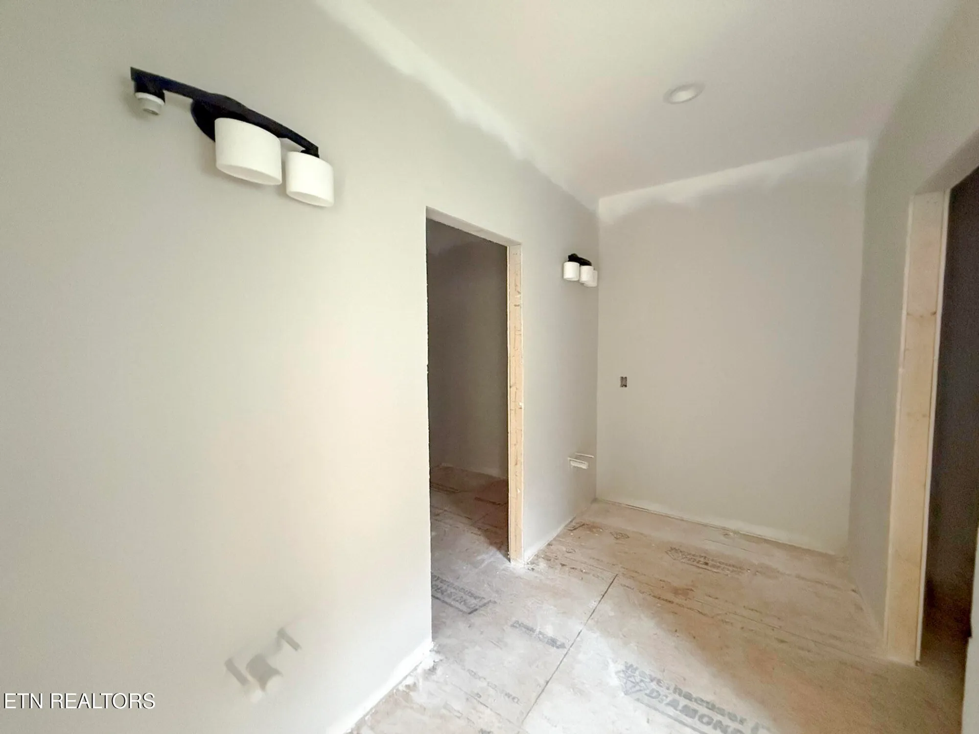 Property Slideshow image 10 of 20 | 157 natchez cir, Crossville, TN, 38558