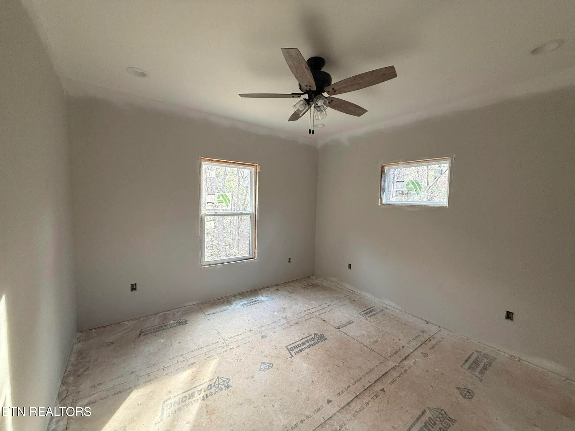 Property Slideshow image 11 of 20 | 157 natchez cir, Crossville, TN, 38558