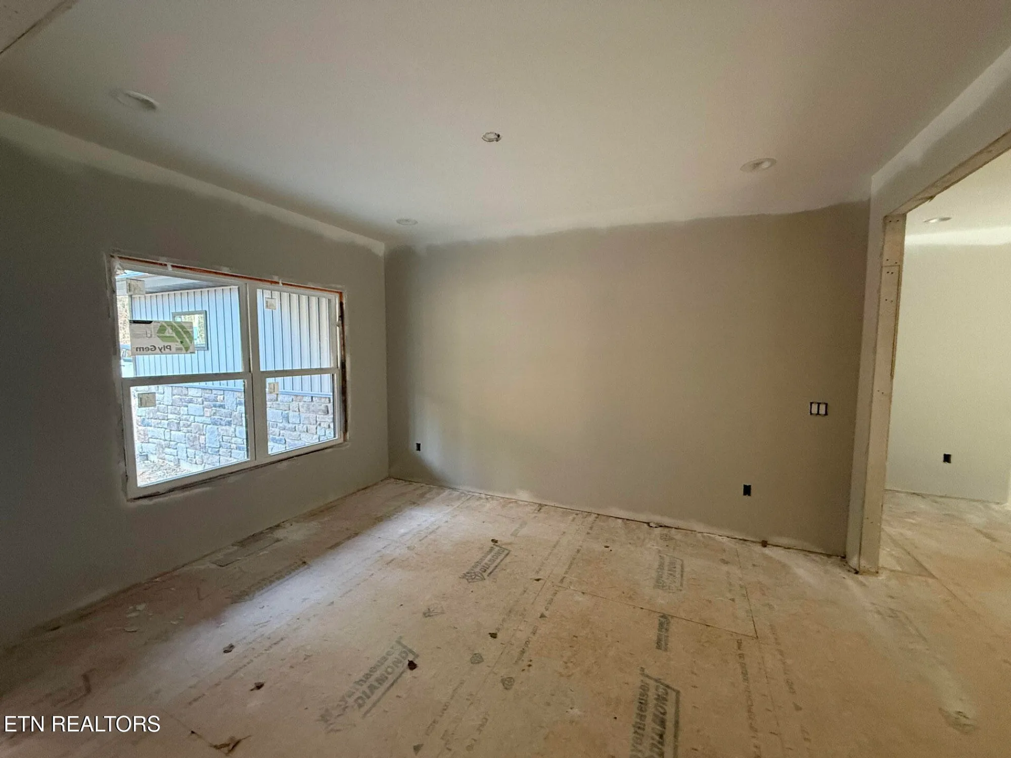 Property Slideshow image 9 of 20 | 157 natchez cir, Crossville, TN, 38558