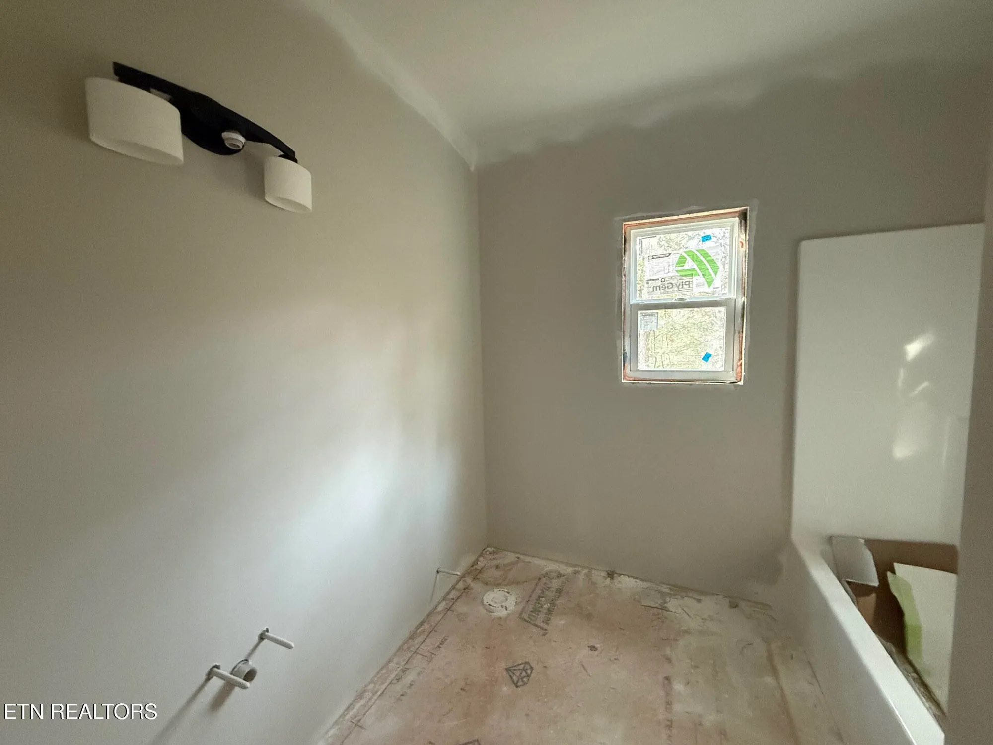 Property Slideshow image 13 of 20 | 157 natchez cir, Crossville, TN, 38558