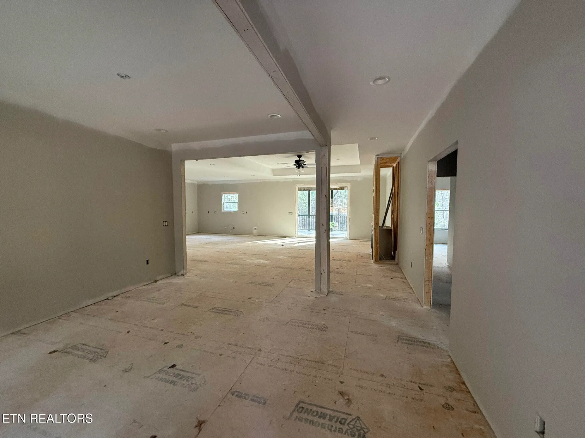 Property Slideshow image 6 of 20 | 157 natchez cir, Crossville, TN, 38558